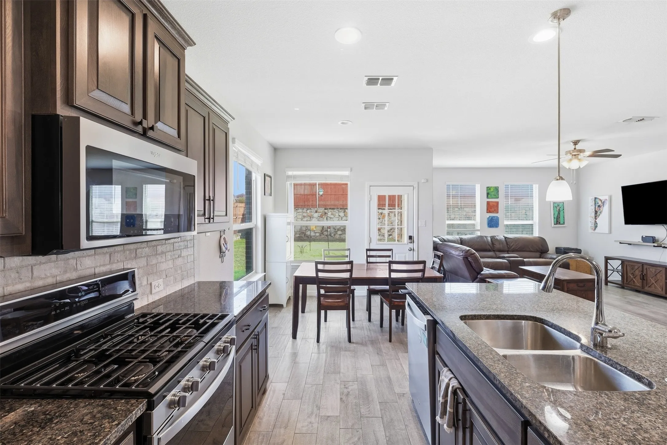 Single Family Residence For Sale in Johnson County , 1101 Burlingame Drive, Cleburne, Texas 76033, 4 Bedroom, 4 Bathroom, 2 Garage spaces, 3,016 Sqft, built in 2020, mls#21394318, Real Estate Agent in Cleburne, Homes For Sale in Johnson county, Homes For Sale in Cleburne, Realtor in Cleburne Texas, Real Estate Brokerage Independent Realty Texas, Luminita Cordes Realtor