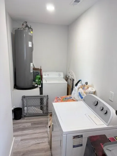 Single Family Residence For Sale in Denton County , 701 Sweetbriar, Lewisville, Texas 75067, 4 Bedroom, 2 Bathroom, Garage spaces, 1,499 Sqft, built in 1970, mls#21394437, Real Estate Agent in Lewisville, Homes For Sale in Denton county, Homes For Sale in Lewisville, Realtor in Lewisville Texas, Real Estate Brokerage Independent Realty Texas, Luminita Cordes Realtor