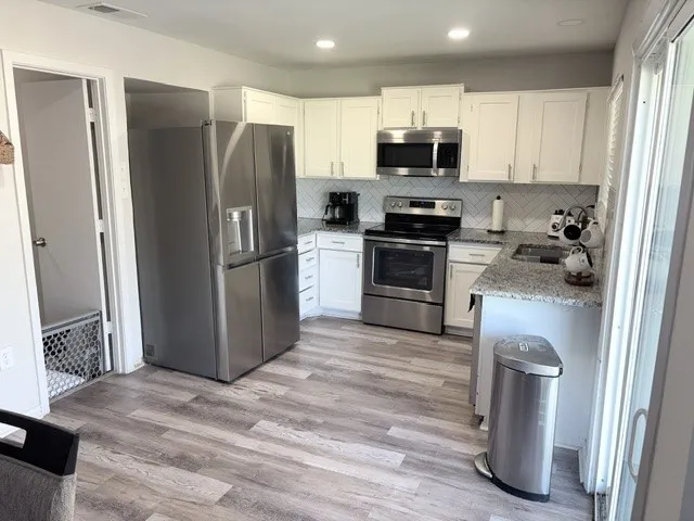 Single Family Residence For Sale in Denton County , 701 Sweetbriar, Lewisville, Texas 75067, 4 Bedroom, 2 Bathroom, Garage spaces, 1,499 Sqft, built in 1970, mls#21394437, Real Estate Agent in Lewisville, Homes For Sale in Denton county, Homes For Sale in Lewisville, Realtor in Lewisville Texas, Real Estate Brokerage Independent Realty Texas, Luminita Cordes Realtor