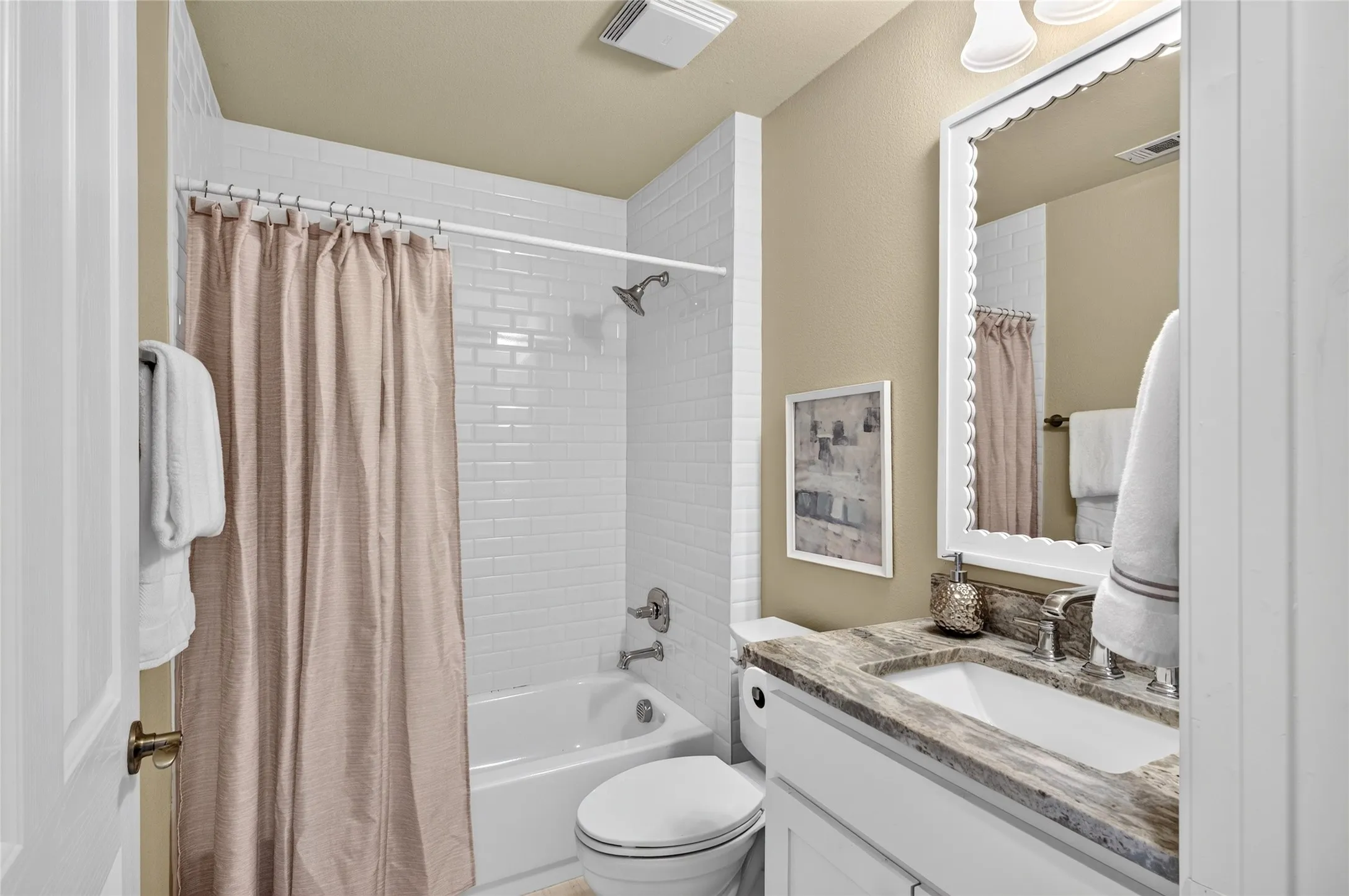 Single Family Residence For Sale in Denton County , 7579 Kite Lane, Frisco, Texas 75036, 2 Bedroom, 2 Bathroom, 2 Garage spaces, 1,156 Sqft, built in 2012, mls#21386196, Real Estate Agent in Frisco, Homes For Sale in Denton county, Homes For Sale in Frisco, Realtor in Frisco Texas, Real Estate Brokerage Independent Realty Texas, Luminita Cordes Realtor