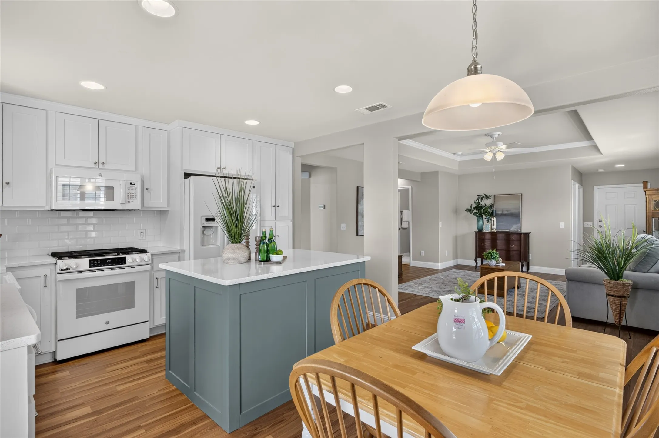 Single Family Residence For Sale in Denton County , 7579 Kite Lane, Frisco, Texas 75036, 2 Bedroom, 2 Bathroom, 2 Garage spaces, 1,156 Sqft, built in 2012, mls#21386196, Real Estate Agent in Frisco, Homes For Sale in Denton county, Homes For Sale in Frisco, Realtor in Frisco Texas, Real Estate Brokerage Independent Realty Texas, Luminita Cordes Realtor