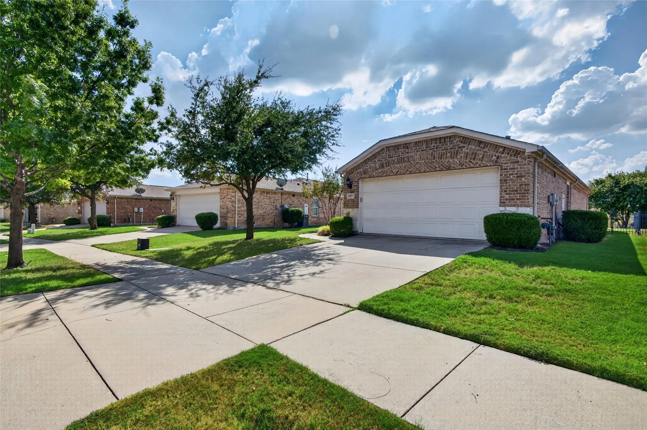 Single Family Residence For Sale in Denton County , 7579 Kite Lane, Frisco, Texas 75036, 2 Bedroom, 2 Bathroom, 2 Garage spaces, 1,156 Sqft, built in 2012, mls#21386196, Real Estate Agent in Frisco, Homes For Sale in Denton county, Homes For Sale in Frisco, Realtor in Frisco Texas, Real Estate Brokerage Independent Realty Texas, Luminita Cordes Realtor