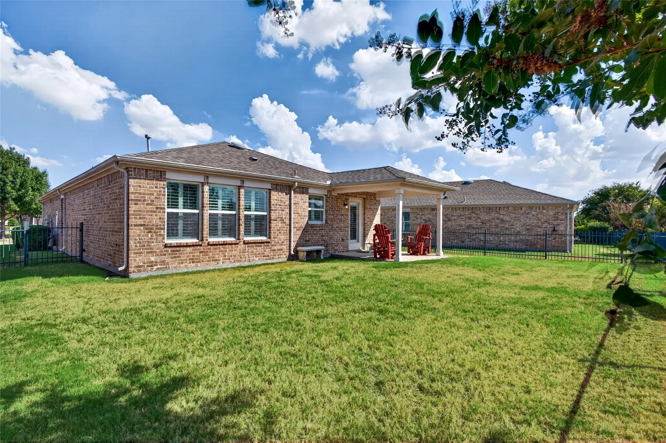 Single Family Residence For Sale in Denton County , 7579 Kite Lane, Frisco, Texas 75036, 2 Bedroom, 2 Bathroom, 2 Garage spaces, 1,156 Sqft, built in 2012, mls#21386196, Real Estate Agent in Frisco, Homes For Sale in Denton county, Homes For Sale in Frisco, Realtor in Frisco Texas, Real Estate Brokerage Independent Realty Texas, Luminita Cordes Realtor