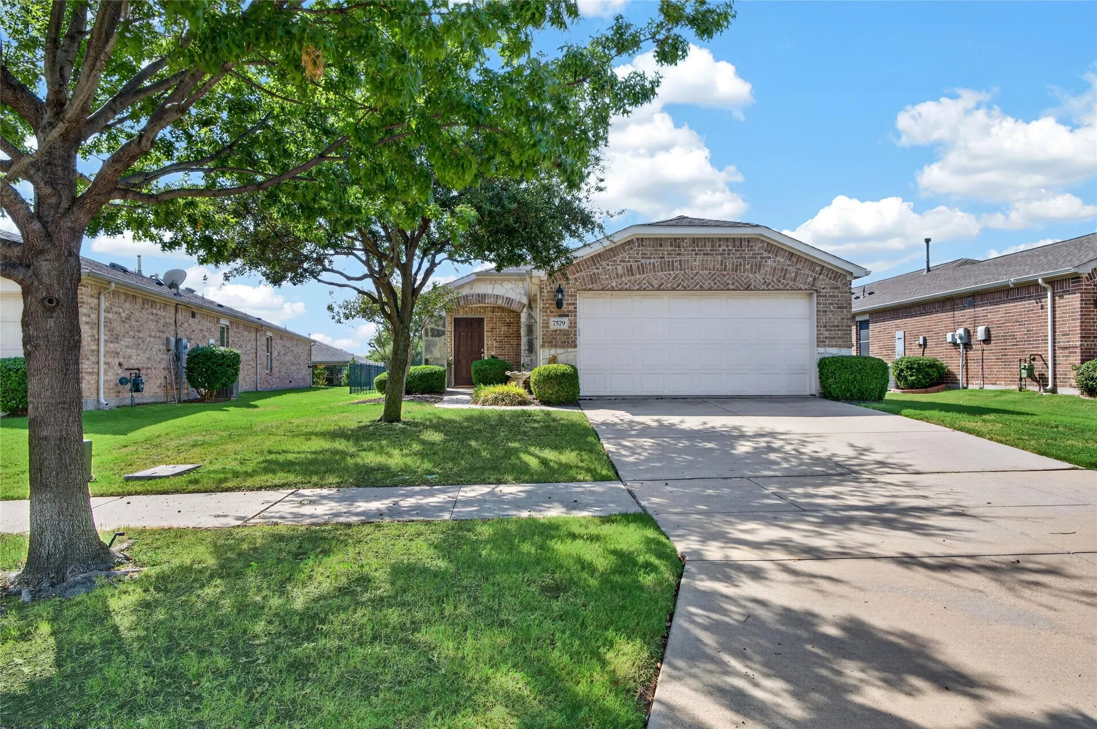 Single Family Residence For Sale in Denton County , 7579 Kite Lane, Frisco, Texas 75036, 2 Bedroom, 2 Bathroom, 2 Garage spaces, 1,156 Sqft, built in 2012, mls#21386196, Real Estate Agent in Frisco, Homes For Sale in Denton county, Homes For Sale in Frisco, Realtor in Frisco Texas, Real Estate Brokerage Independent Realty Texas, Luminita Cordes Realtor
