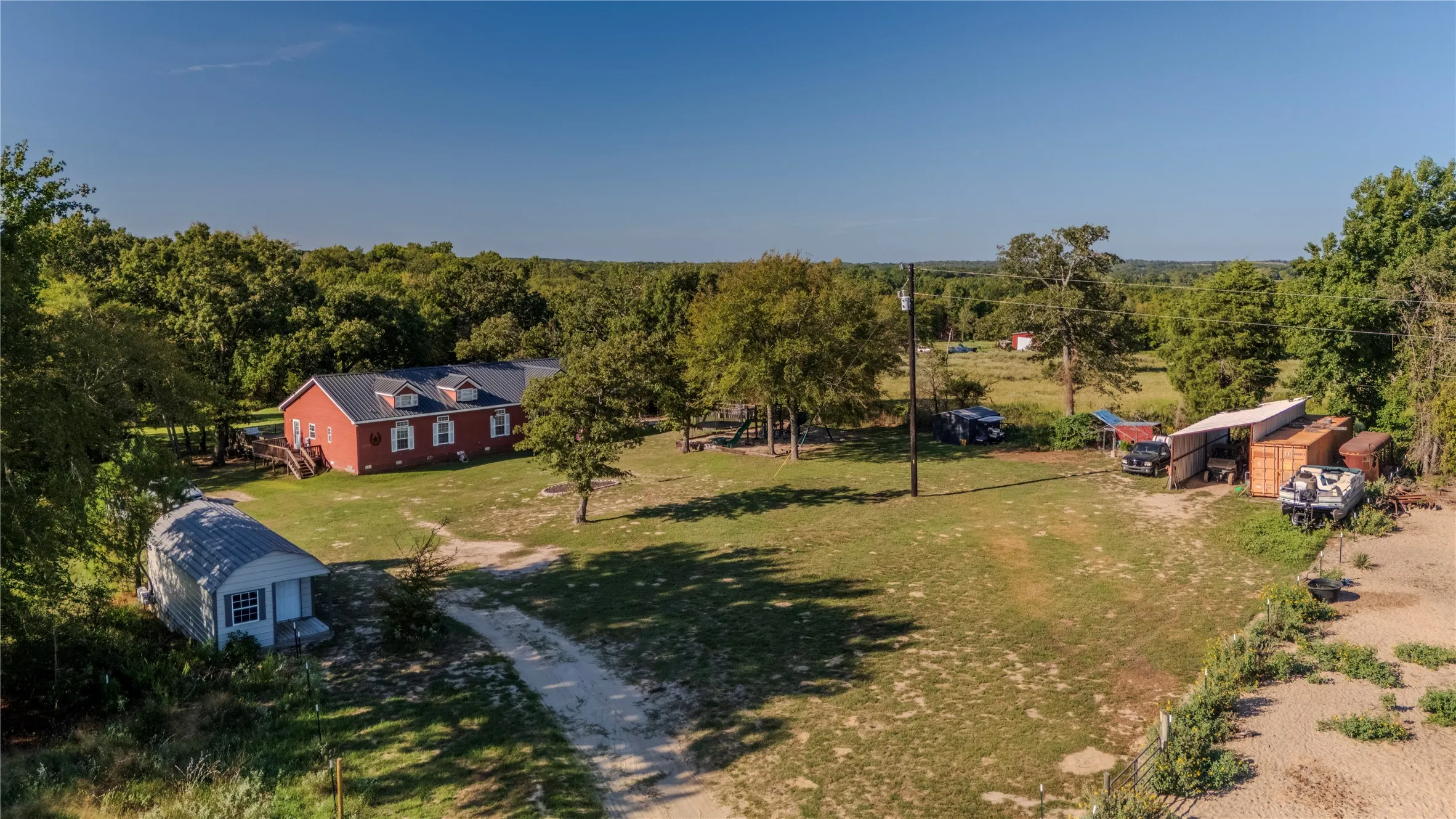 Single Family Residence For Sale in Henderson County , 4801 CR 3923, Athens, Texas 75752, 4 Bedroom, 3 Bathroom, Garage spaces, 2,432 Sqft, built in 2007, mls#21394385, Real Estate Agent in Athens, Homes For Sale in Henderson county, Homes For Sale in Athens, Realtor in Athens Texas, Real Estate Brokerage Independent Realty Texas, Luminita Cordes Realtor