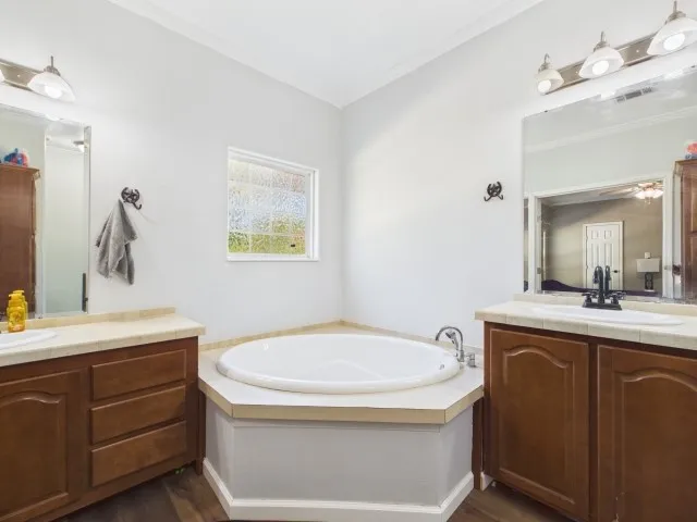 Single Family Residence For Sale in Henderson County , 4801 CR 3923, Athens, Texas 75752, 4 Bedroom, 3 Bathroom, Garage spaces, 2,432 Sqft, built in 2007, mls#21394385, Real Estate Agent in Athens, Homes For Sale in Henderson county, Homes For Sale in Athens, Realtor in Athens Texas, Real Estate Brokerage Independent Realty Texas, Luminita Cordes Realtor