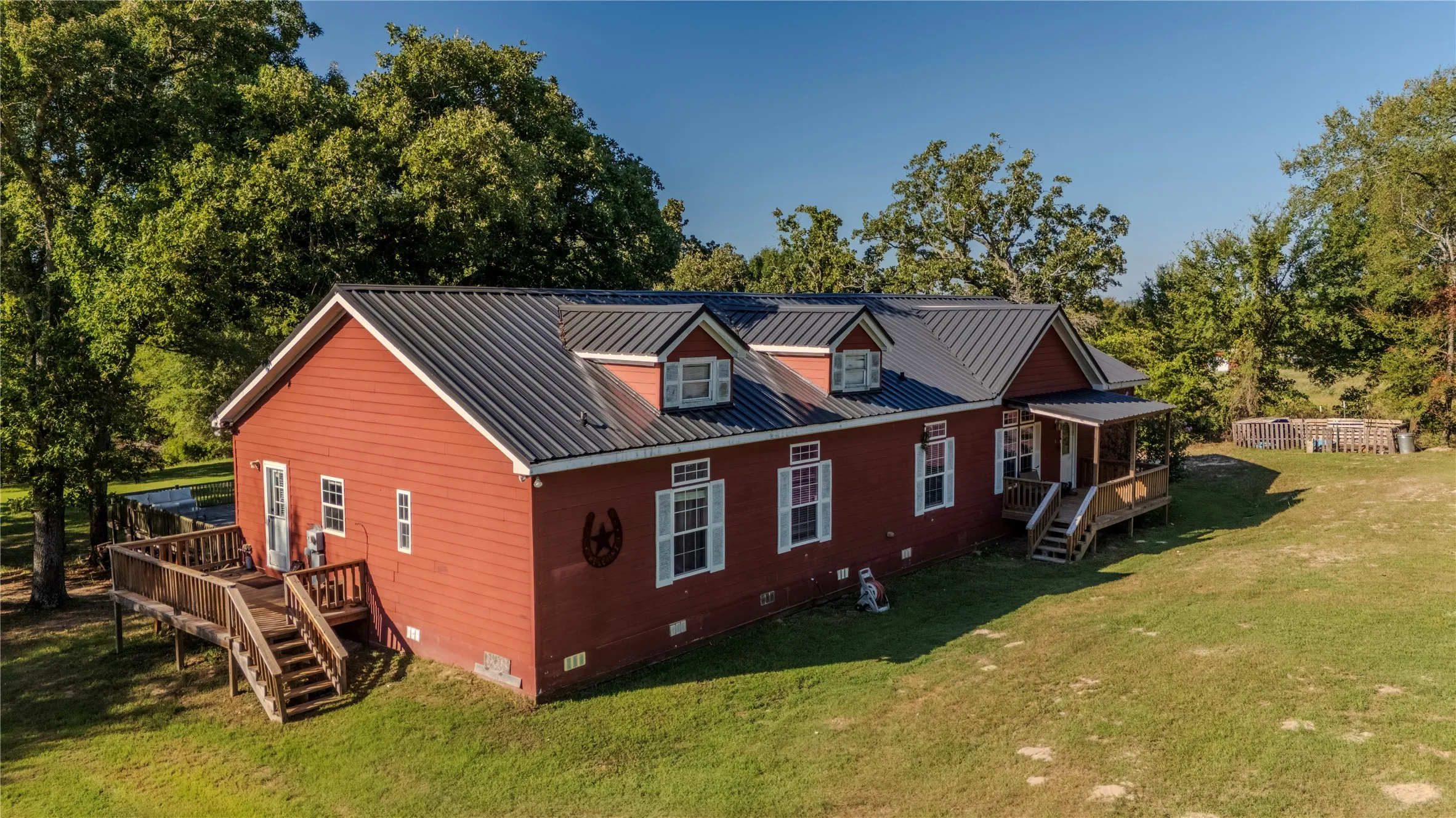 Single Family Residence For Sale in Henderson County , 4801 CR 3923, Athens, Texas 75752, 4 Bedroom, 3 Bathroom, Garage spaces, 2,432 Sqft, built in 2007, mls#21394385, Real Estate Agent in Athens, Homes For Sale in Henderson county, Homes For Sale in Athens, Realtor in Athens Texas, Real Estate Brokerage Independent Realty Texas, Luminita Cordes Realtor