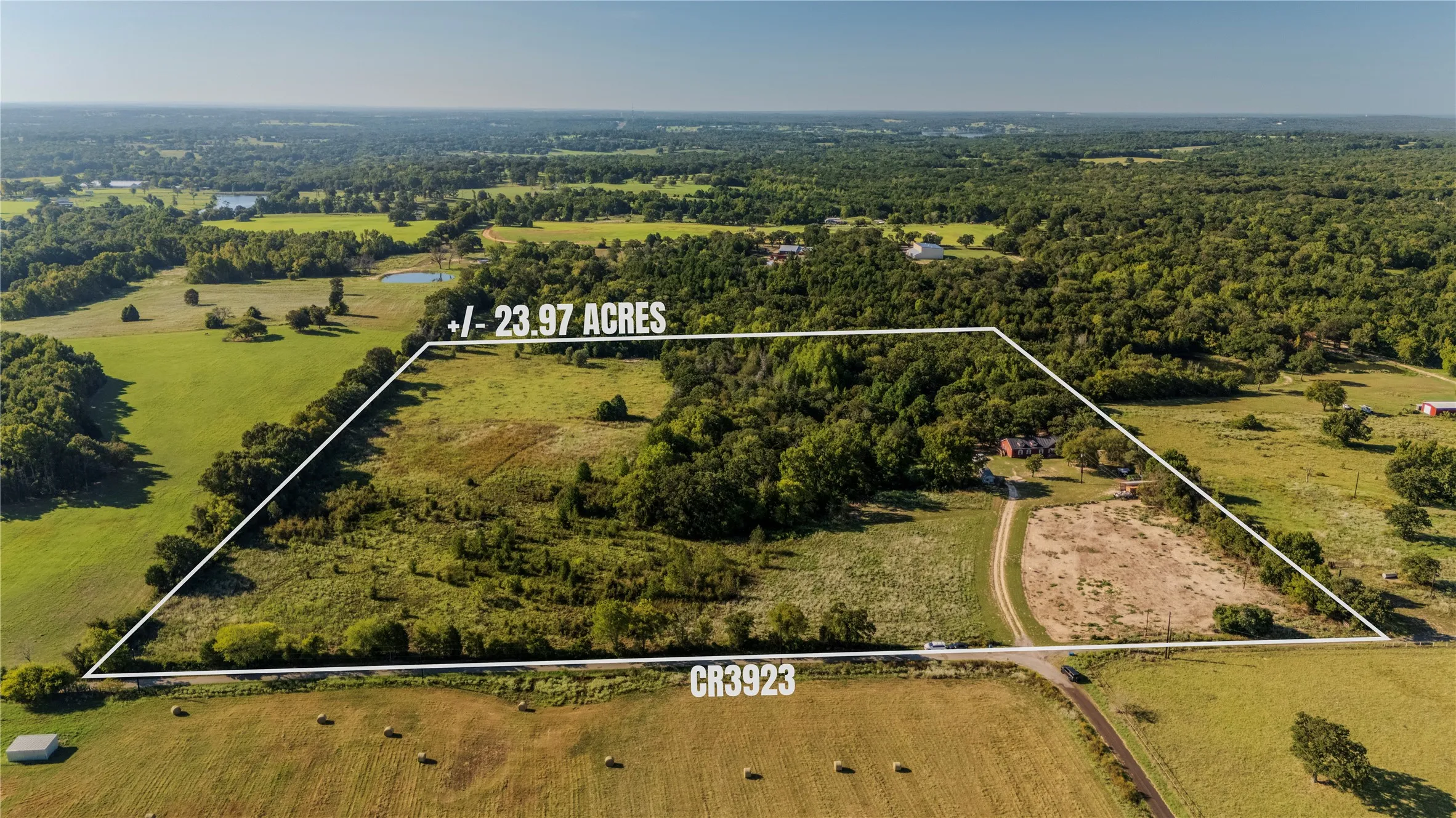 Single Family Residence For Sale in Henderson County , 4801 CR 3923, Athens, Texas 75752, 4 Bedroom, 3 Bathroom, Garage spaces, 2,432 Sqft, built in 2007, mls#21394385, Real Estate Agent in Athens, Homes For Sale in Henderson county, Homes For Sale in Athens, Realtor in Athens Texas, Real Estate Brokerage Independent Realty Texas, Luminita Cordes Realtor