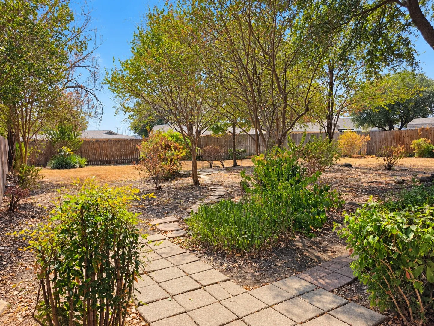 Single Family Residence For Sale in Tarrant County , 4504 Mink Drive, Haltom City, Texas 76117, 3 Bedroom, 2 Bathroom, Garage spaces, 1,930 Sqft, built in 1969, mls#21393555, Real Estate Agent in Haltom City, Homes For Sale in Tarrant county, Homes For Sale in Haltom City, Realtor in Haltom City Texas, Real Estate Brokerage Independent Realty Texas, Luminita Cordes Realtor