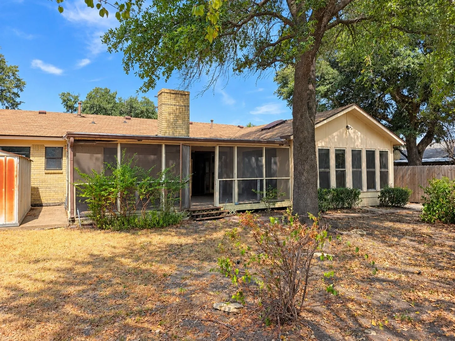 Single Family Residence For Sale in Tarrant County , 4504 Mink Drive, Haltom City, Texas 76117, 3 Bedroom, 2 Bathroom, Garage spaces, 1,930 Sqft, built in 1969, mls#21393555, Real Estate Agent in Haltom City, Homes For Sale in Tarrant county, Homes For Sale in Haltom City, Realtor in Haltom City Texas, Real Estate Brokerage Independent Realty Texas, Luminita Cordes Realtor