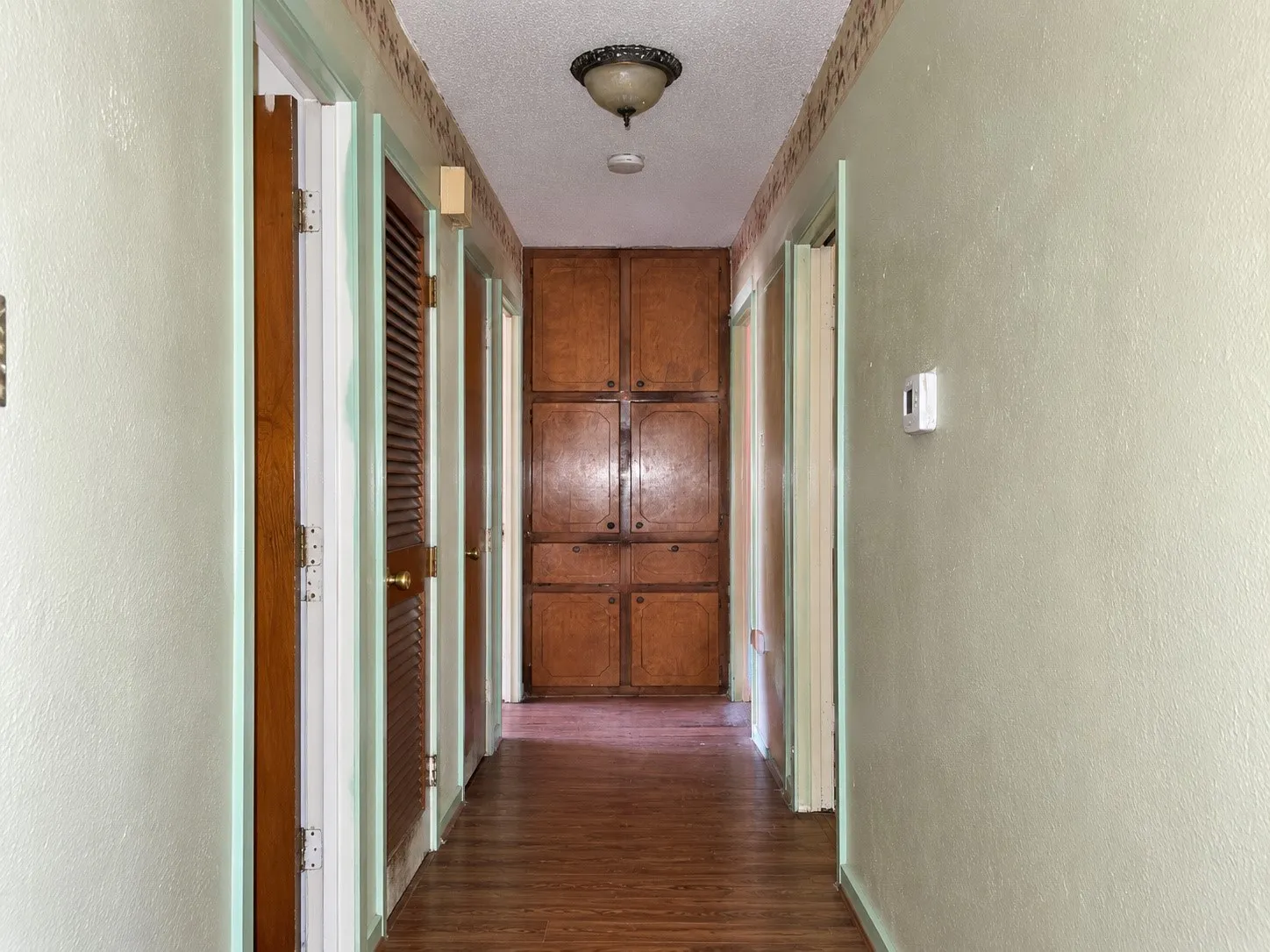 Single Family Residence For Sale in Tarrant County , 4504 Mink Drive, Haltom City, Texas 76117, 3 Bedroom, 2 Bathroom, Garage spaces, 1,930 Sqft, built in 1969, mls#21393555, Real Estate Agent in Haltom City, Homes For Sale in Tarrant county, Homes For Sale in Haltom City, Realtor in Haltom City Texas, Real Estate Brokerage Independent Realty Texas, Luminita Cordes Realtor