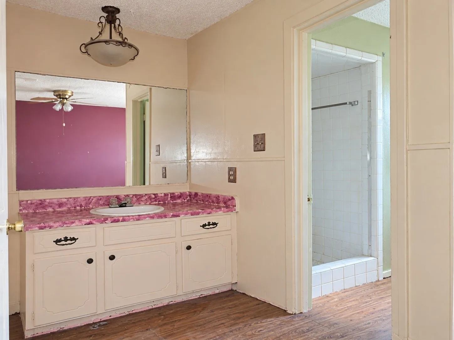 Single Family Residence For Sale in Tarrant County , 4504 Mink Drive, Haltom City, Texas 76117, 3 Bedroom, 2 Bathroom, Garage spaces, 1,930 Sqft, built in 1969, mls#21393555, Real Estate Agent in Haltom City, Homes For Sale in Tarrant county, Homes For Sale in Haltom City, Realtor in Haltom City Texas, Real Estate Brokerage Independent Realty Texas, Luminita Cordes Realtor