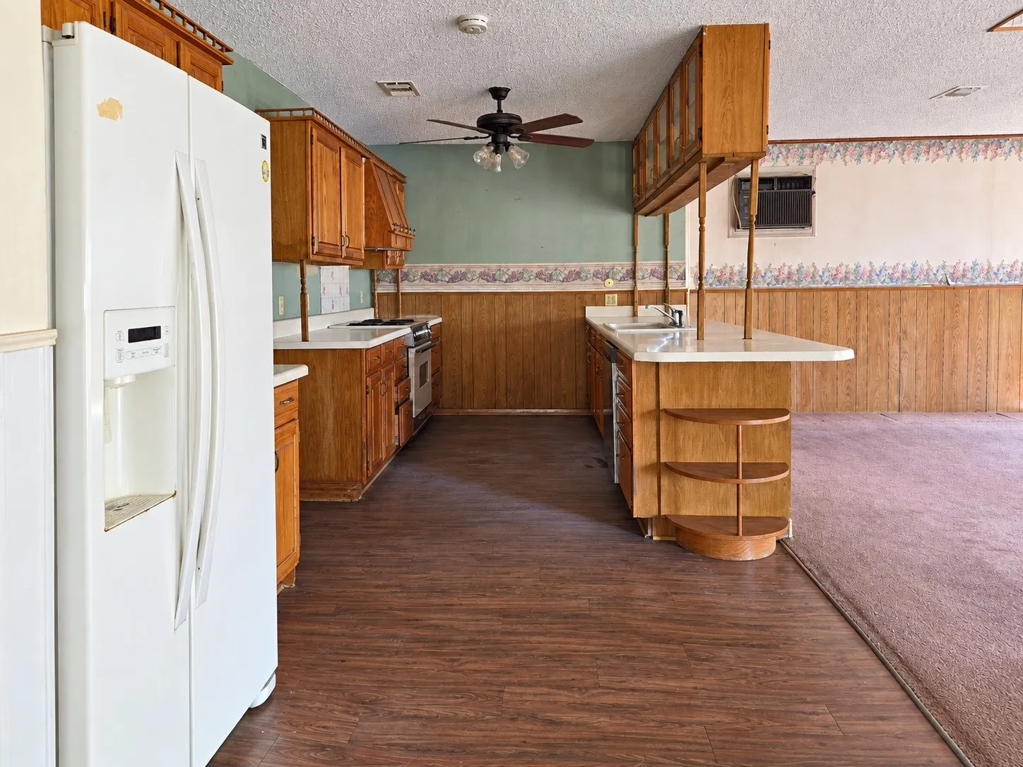Single Family Residence For Sale in Tarrant County , 4504 Mink Drive, Haltom City, Texas 76117, 3 Bedroom, 2 Bathroom, Garage spaces, 1,930 Sqft, built in 1969, mls#21393555, Real Estate Agent in Haltom City, Homes For Sale in Tarrant county, Homes For Sale in Haltom City, Realtor in Haltom City Texas, Real Estate Brokerage Independent Realty Texas, Luminita Cordes Realtor