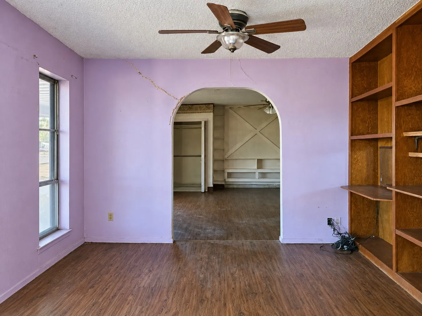 Single Family Residence For Sale in Tarrant County , 4504 Mink Drive, Haltom City, Texas 76117, 3 Bedroom, 2 Bathroom, Garage spaces, 1,930 Sqft, built in 1969, mls#21393555, Real Estate Agent in Haltom City, Homes For Sale in Tarrant county, Homes For Sale in Haltom City, Realtor in Haltom City Texas, Real Estate Brokerage Independent Realty Texas, Luminita Cordes Realtor