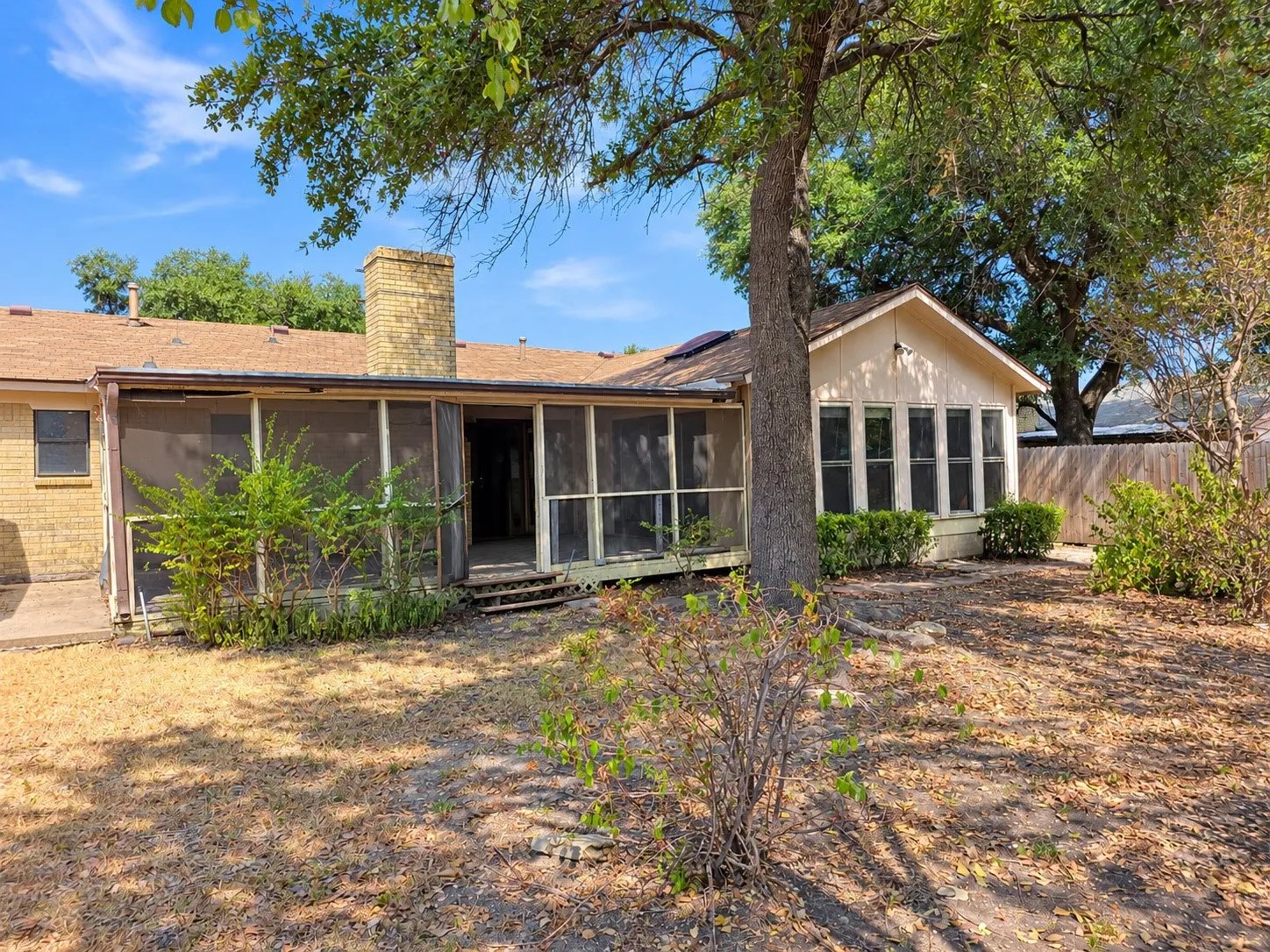 Single Family Residence For Sale in Tarrant County , 4504 Mink Drive, Haltom City, Texas 76117, 3 Bedroom, 2 Bathroom, Garage spaces, 1,930 Sqft, built in 1969, mls#21393555, Real Estate Agent in Haltom City, Homes For Sale in Tarrant county, Homes For Sale in Haltom City, Realtor in Haltom City Texas, Real Estate Brokerage Independent Realty Texas, Luminita Cordes Realtor
