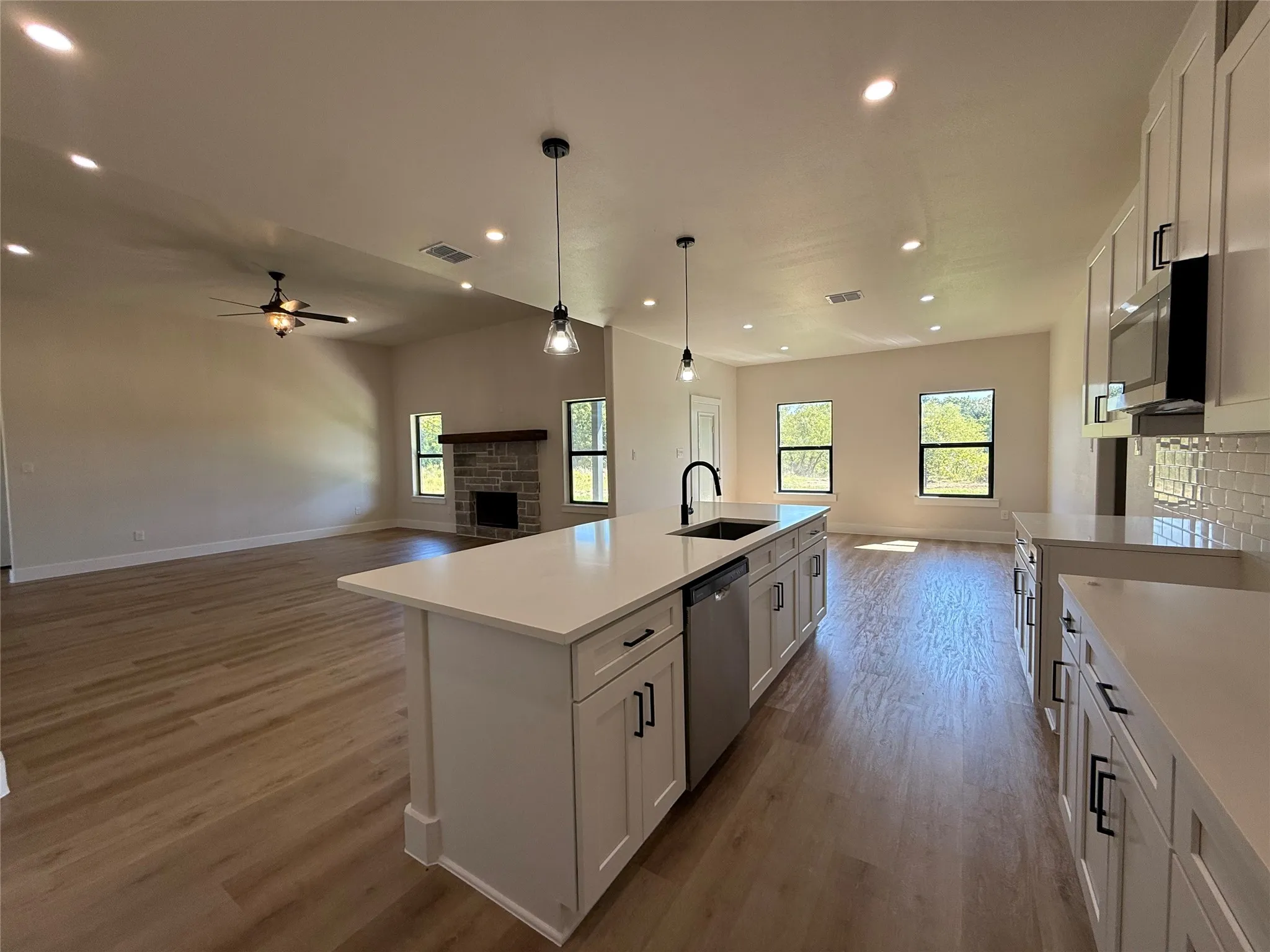 Single Family Residence For Sale in Parker County , 1057 Salvation Drive, Weatherford, Texas 76088, 3 Bedroom, 3 Bathroom, 2 Garage spaces, 2,454 Sqft, built in 2026, mls#21386143, Real Estate Agent in Weatherford, Homes For Sale in Parker county, Homes For Sale in Weatherford, Realtor in Weatherford Texas, Real Estate Brokerage Independent Realty Texas, Luminita Cordes Realtor