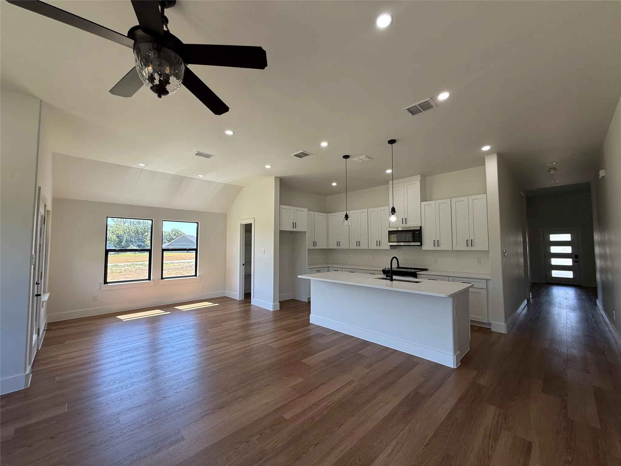 Single Family Residence For Sale in Parker County , 1033 Salvation Drive, Weatherford, Texas 76088, 4 Bedroom, 2 Bathroom, 2 Garage spaces, 1,896 Sqft, built in 2026, mls#21386177, Real Estate Agent in Weatherford, Homes For Sale in Parker county, Homes For Sale in Weatherford, Realtor in Weatherford Texas, Real Estate Brokerage Independent Realty Texas, Luminita Cordes Realtor
