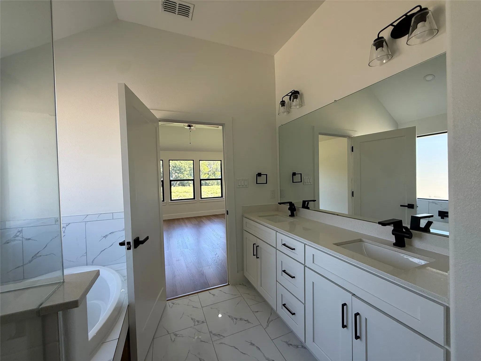 Single Family Residence For Sale in Parker County , 1033 Salvation Drive, Weatherford, Texas 76088, 4 Bedroom, 2 Bathroom, 2 Garage spaces, 1,896 Sqft, built in 2026, mls#21386177, Real Estate Agent in Weatherford, Homes For Sale in Parker county, Homes For Sale in Weatherford, Realtor in Weatherford Texas, Real Estate Brokerage Independent Realty Texas, Luminita Cordes Realtor