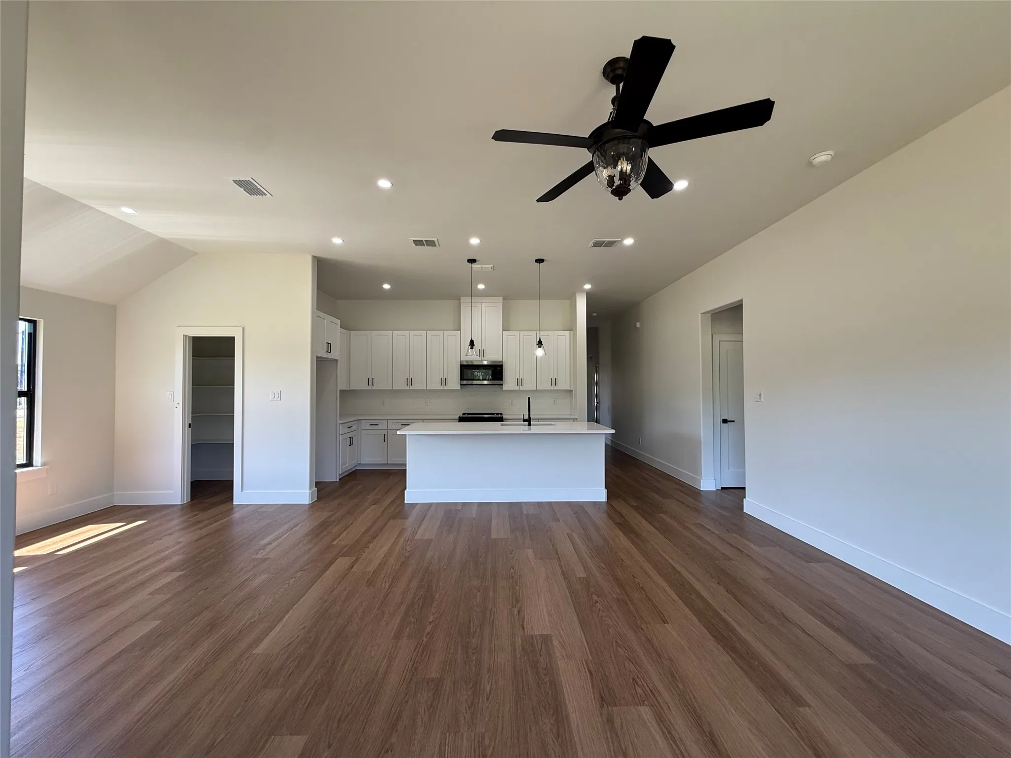 Single Family Residence For Sale in Parker County , 1033 Salvation Drive, Weatherford, Texas 76088, 4 Bedroom, 2 Bathroom, 2 Garage spaces, 1,896 Sqft, built in 2026, mls#21386177, Real Estate Agent in Weatherford, Homes For Sale in Parker county, Homes For Sale in Weatherford, Realtor in Weatherford Texas, Real Estate Brokerage Independent Realty Texas, Luminita Cordes Realtor