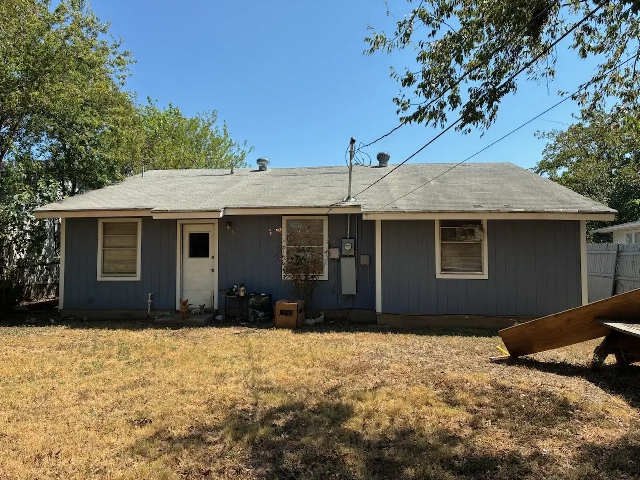 Single Family Residence For Sale in Tarrant County , 4940 Stanley Avenue, Fort Worth, Texas 76115, 3 Bedroom, 2 Bathroom, 1 Garage spaces, 1,018 Sqft, built in 1968, mls#21393150, Real Estate Agent in Fort Worth, Homes For Sale in Tarrant county, Homes For Sale in Fort Worth, Realtor in Fort Worth Texas, Real Estate Brokerage Independent Realty Texas, Luminita Cordes Realtor
