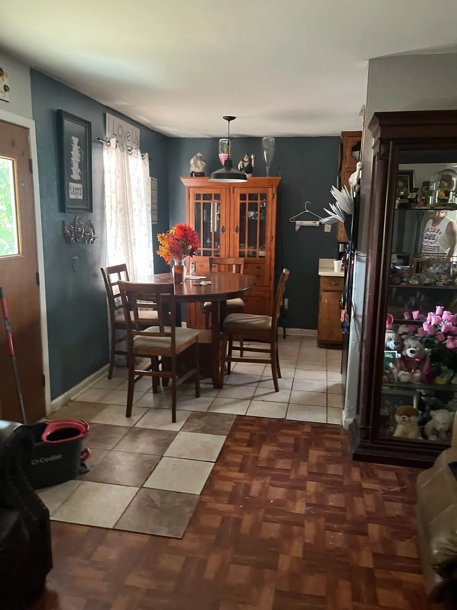 Single Family Residence For Sale in Tarrant County , 4940 Stanley Avenue, Fort Worth, Texas 76115, 3 Bedroom, 2 Bathroom, 1 Garage spaces, 1,018 Sqft, built in 1968, mls#21393150, Real Estate Agent in Fort Worth, Homes For Sale in Tarrant county, Homes For Sale in Fort Worth, Realtor in Fort Worth Texas, Real Estate Brokerage Independent Realty Texas, Luminita Cordes Realtor