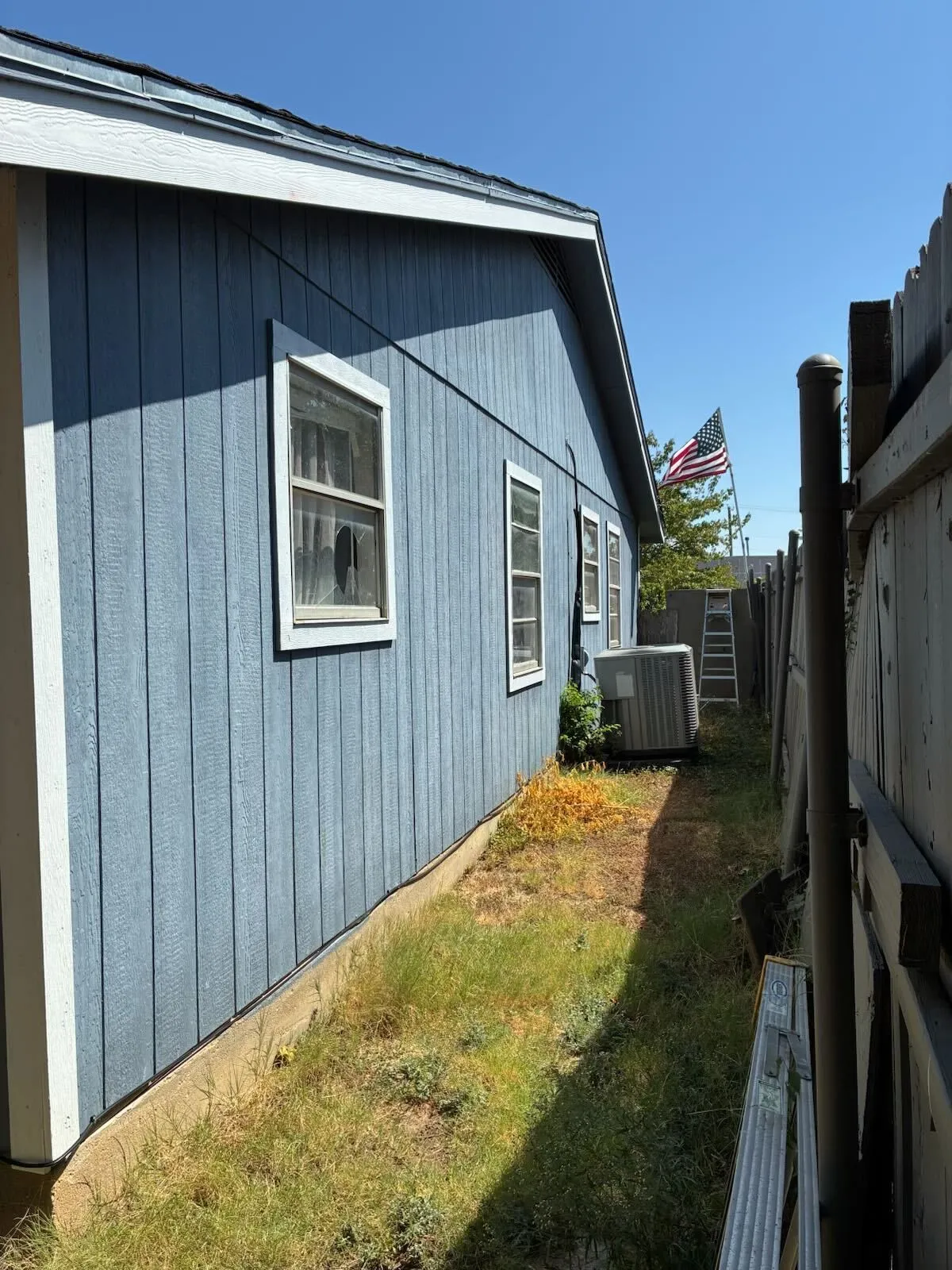 Single Family Residence For Sale in Tarrant County , 4940 Stanley Avenue, Fort Worth, Texas 76115, 3 Bedroom, 2 Bathroom, 1 Garage spaces, 1,018 Sqft, built in 1968, mls#21393150, Real Estate Agent in Fort Worth, Homes For Sale in Tarrant county, Homes For Sale in Fort Worth, Realtor in Fort Worth Texas, Real Estate Brokerage Independent Realty Texas, Luminita Cordes Realtor