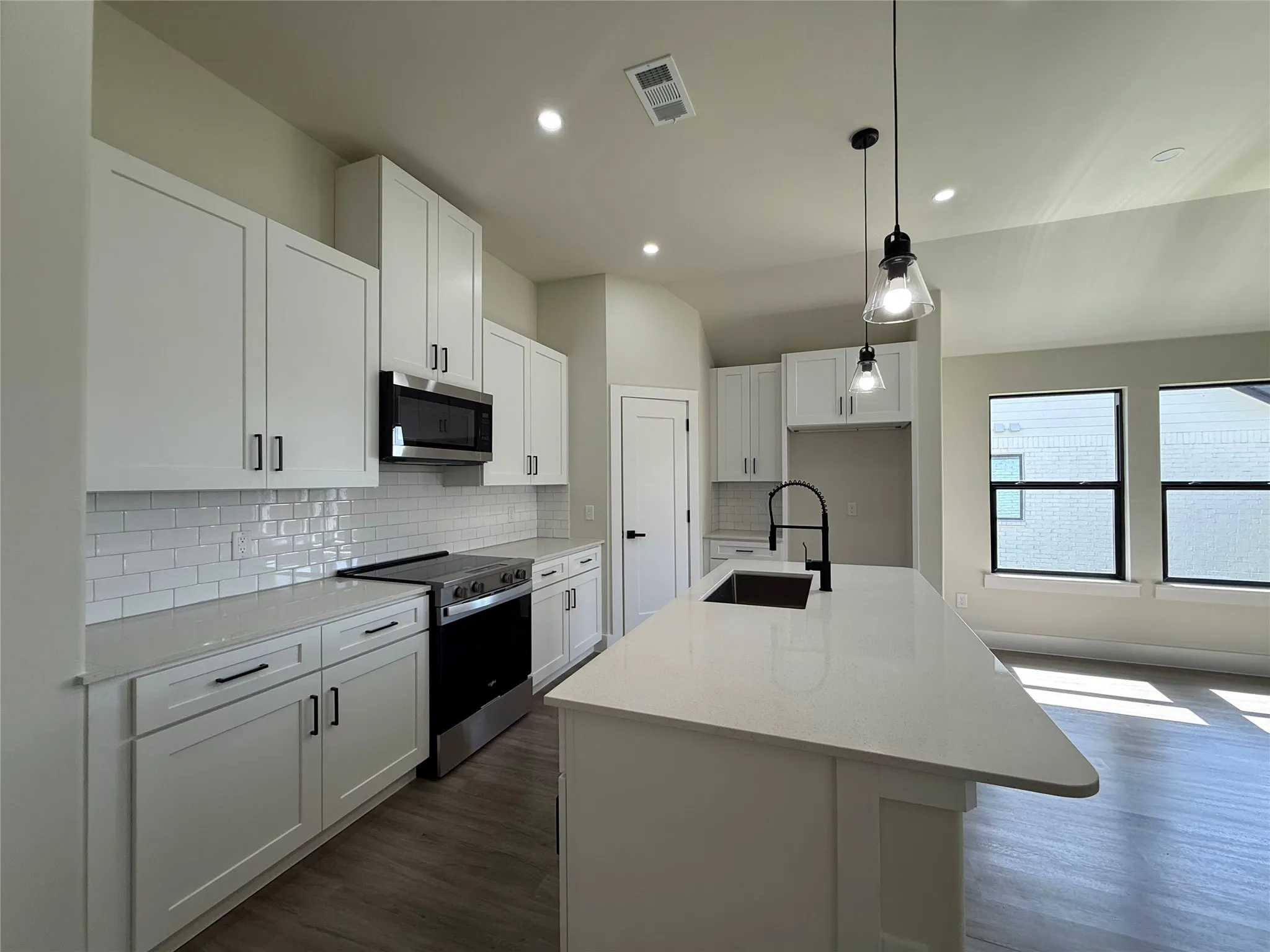 Single Family Residence For Sale in Johnson County , 209 Reliance Road, Godley, Texas 76044, 3 Bedroom, 2 Bathroom, 2 Garage spaces, 1,763 Sqft, built in 2026, mls#21386435, Real Estate Agent in Godley, Homes For Sale in Johnson county, Homes For Sale in Godley, Realtor in Godley Texas, Real Estate Brokerage Independent Realty Texas, Luminita Cordes Realtor