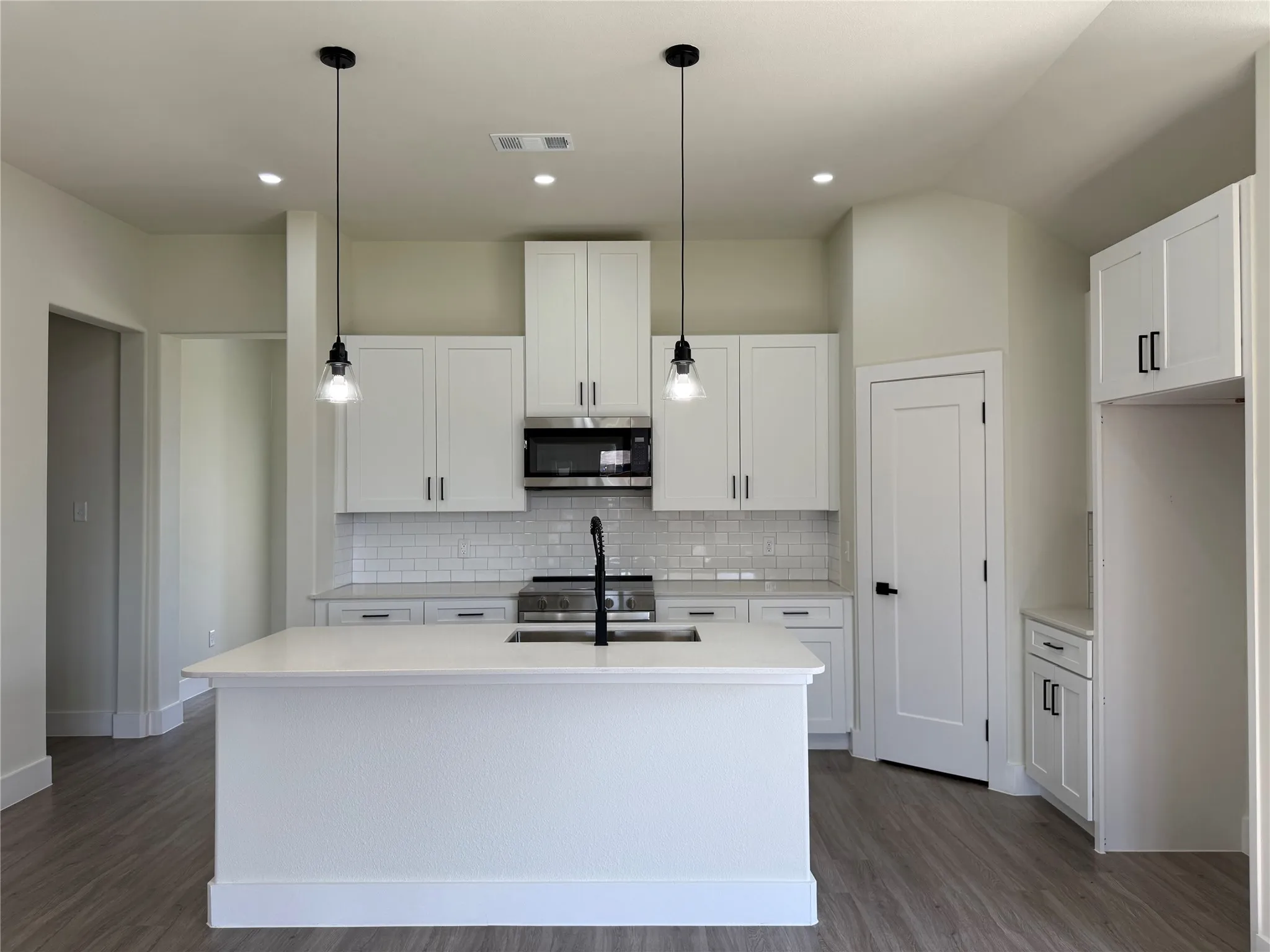 Single Family Residence For Sale in Johnson County , 209 Reliance Road, Godley, Texas 76044, 3 Bedroom, 2 Bathroom, 2 Garage spaces, 1,763 Sqft, built in 2026, mls#21386435, Real Estate Agent in Godley, Homes For Sale in Johnson county, Homes For Sale in Godley, Realtor in Godley Texas, Real Estate Brokerage Independent Realty Texas, Luminita Cordes Realtor