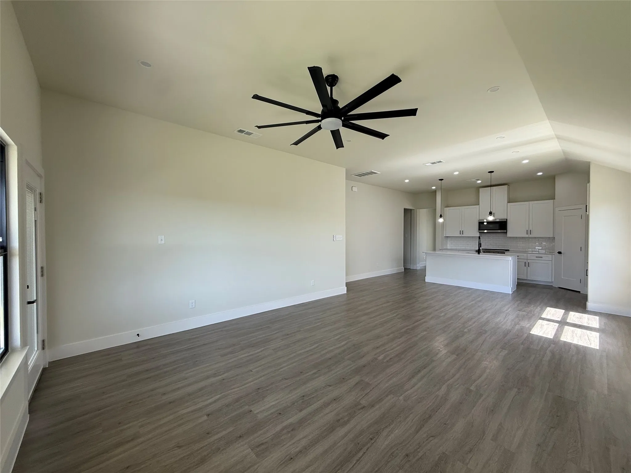 Single Family Residence For Sale in Johnson County , 209 Reliance Road, Godley, Texas 76044, 3 Bedroom, 2 Bathroom, 2 Garage spaces, 1,763 Sqft, built in 2026, mls#21386435, Real Estate Agent in Godley, Homes For Sale in Johnson county, Homes For Sale in Godley, Realtor in Godley Texas, Real Estate Brokerage Independent Realty Texas, Luminita Cordes Realtor