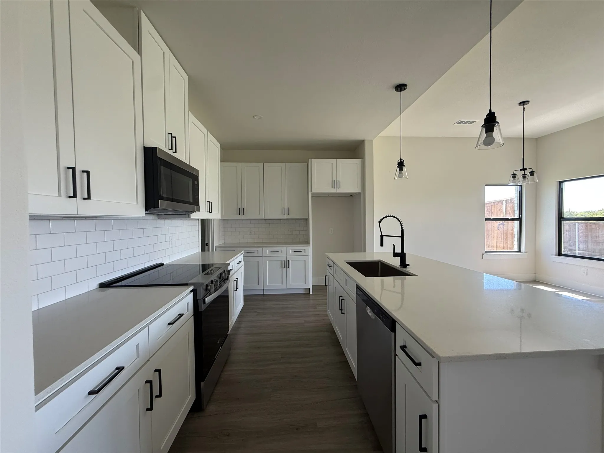 Single Family Residence For Sale in Johnson County , 205 Reliance Road, Godley, Texas 76044, 3 Bedroom, 3 Bathroom, 2 Garage spaces, 2,326 Sqft, built in 2026, mls#21386443, Real Estate Agent in Godley, Homes For Sale in Johnson county, Homes For Sale in Godley, Realtor in Godley Texas, Real Estate Brokerage Independent Realty Texas, Luminita Cordes Realtor