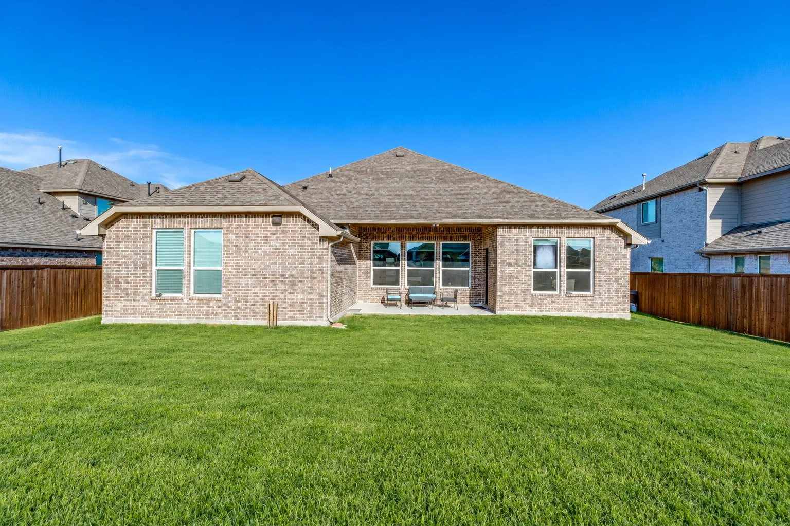 Single Family Residence For Sale in Collin County , 2225 Poppy Valley Lane, Melissa, Texas 75454, 4 Bedroom, 3 Bathroom, 2 Garage spaces, 2,398 Sqft, built in 2022, mls#21394085, Real Estate Agent in Melissa, Homes For Sale in Collin county, Homes For Sale in Melissa, Realtor in Melissa Texas, Real Estate Brokerage Independent Realty Texas, Luminita Cordes Realtor