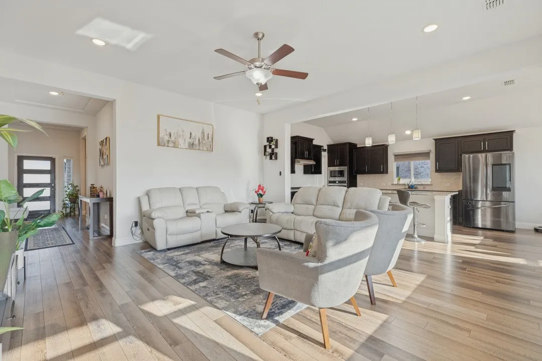 Single Family Residence For Sale in Collin County , 2225 Poppy Valley Lane, Melissa, Texas 75454, 4 Bedroom, 3 Bathroom, 2 Garage spaces, 2,398 Sqft, built in 2022, mls#21394085, Real Estate Agent in Melissa, Homes For Sale in Collin county, Homes For Sale in Melissa, Realtor in Melissa Texas, Real Estate Brokerage Independent Realty Texas, Luminita Cordes Realtor
