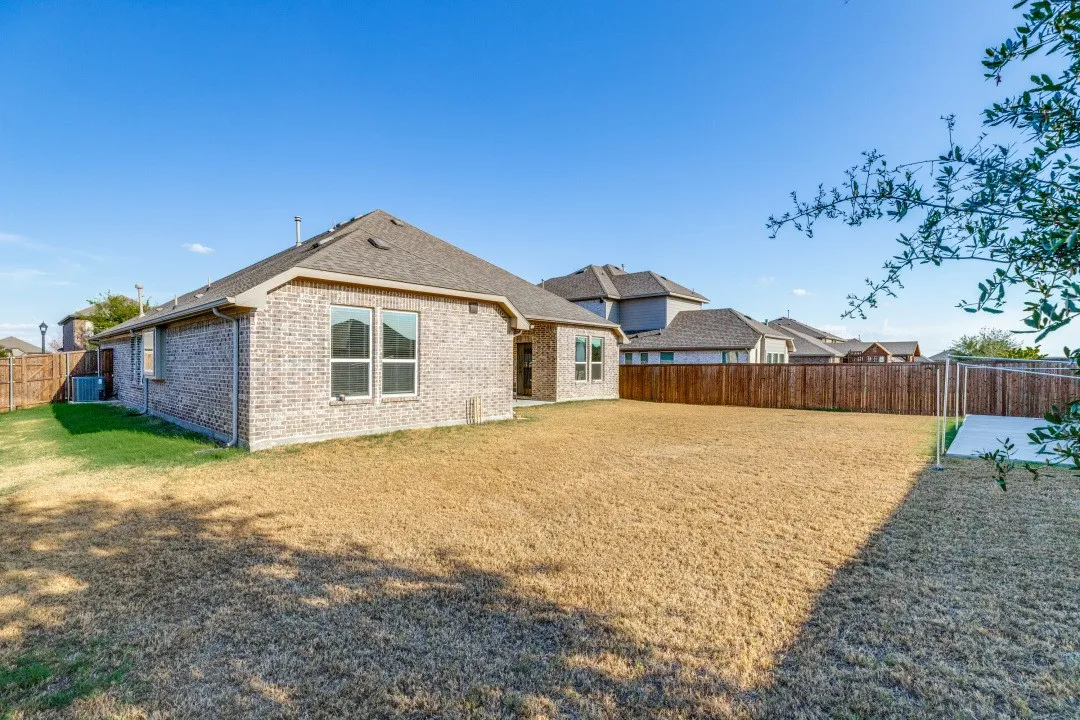 Single Family Residence For Sale in Collin County , 2225 Poppy Valley Lane, Melissa, Texas 75454, 4 Bedroom, 3 Bathroom, 2 Garage spaces, 2,398 Sqft, built in 2022, mls#21394085, Real Estate Agent in Melissa, Homes For Sale in Collin county, Homes For Sale in Melissa, Realtor in Melissa Texas, Real Estate Brokerage Independent Realty Texas, Luminita Cordes Realtor