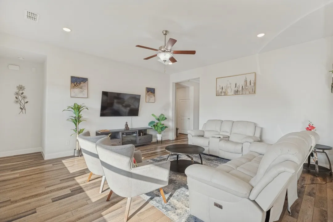 Single Family Residence For Sale in Collin County , 2225 Poppy Valley Lane, Melissa, Texas 75454, 4 Bedroom, 3 Bathroom, 2 Garage spaces, 2,398 Sqft, built in 2022, mls#21394085, Real Estate Agent in Melissa, Homes For Sale in Collin county, Homes For Sale in Melissa, Realtor in Melissa Texas, Real Estate Brokerage Independent Realty Texas, Luminita Cordes Realtor
