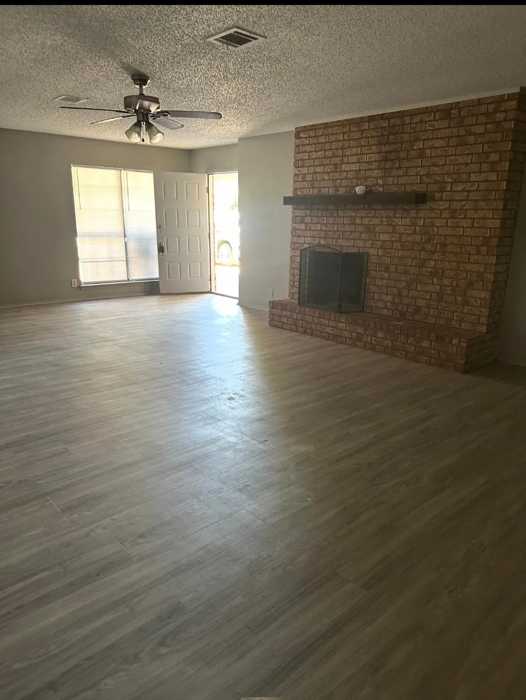 Single Family Residence For Rent in Bell County , 3906 Shallow Ford A, Temple, Texas 76502, 3 Bedroom, 2 Bathroom, 1 Garage spaces, 1,100 Sqft, built in 1979, mls#21394416, Real Estate Agent in Temple, Homes For Rent in Bell county, Homes For Rent in Temple, Realtor in Temple Texas, Real Estate Brokerage Independent Realty Texas, Luminita Cordes Realtor