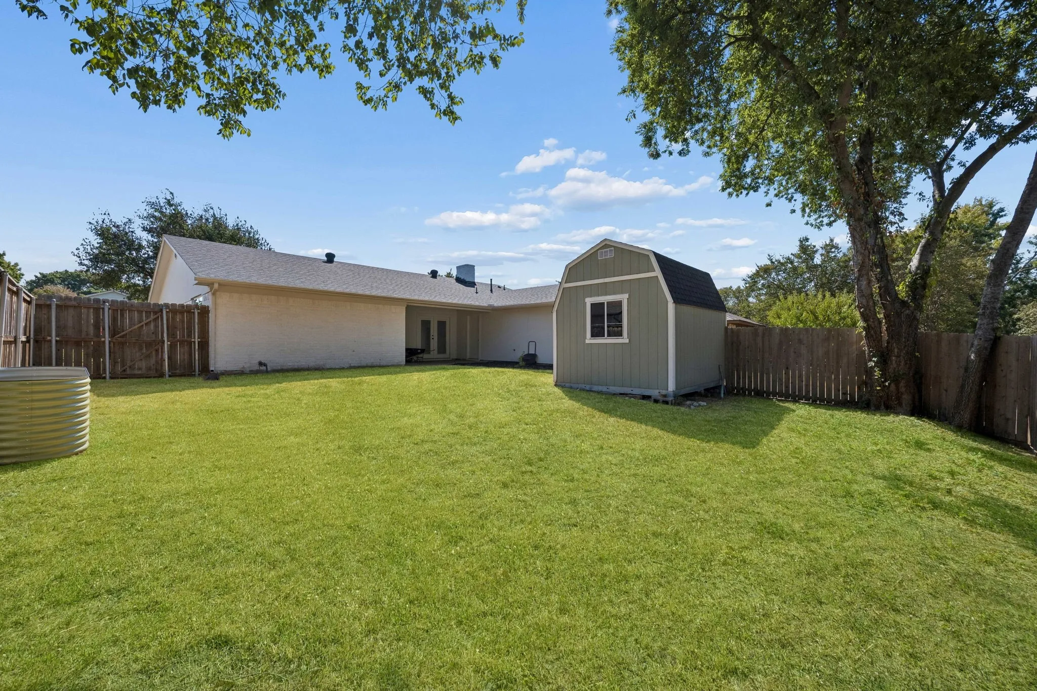 Single Family Residence For Sale in Dallas County , 1605 Versailles Drive, Richardson, Texas 75081, 4 Bedroom, 3 Bathroom, 2 Garage spaces, 1,883 Sqft, built in 1977, mls#21391176, Real Estate Agent in Richardson, Homes For Sale in Dallas county, Homes For Sale in Richardson, Realtor in Richardson Texas, Real Estate Brokerage Independent Realty Texas, Luminita Cordes Realtor