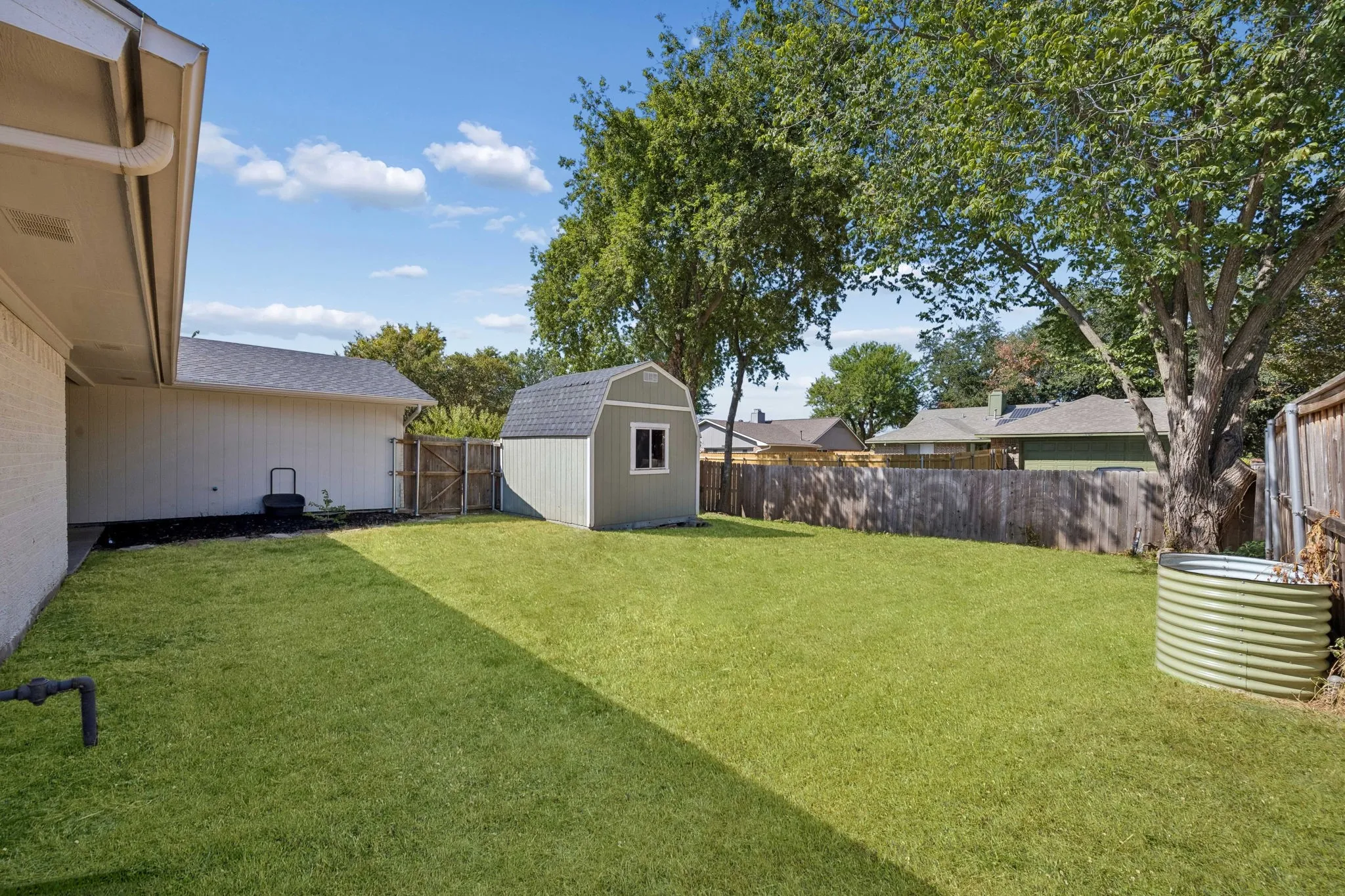 Single Family Residence For Sale in Dallas County , 1605 Versailles Drive, Richardson, Texas 75081, 4 Bedroom, 3 Bathroom, 2 Garage spaces, 1,883 Sqft, built in 1977, mls#21391176, Real Estate Agent in Richardson, Homes For Sale in Dallas county, Homes For Sale in Richardson, Realtor in Richardson Texas, Real Estate Brokerage Independent Realty Texas, Luminita Cordes Realtor