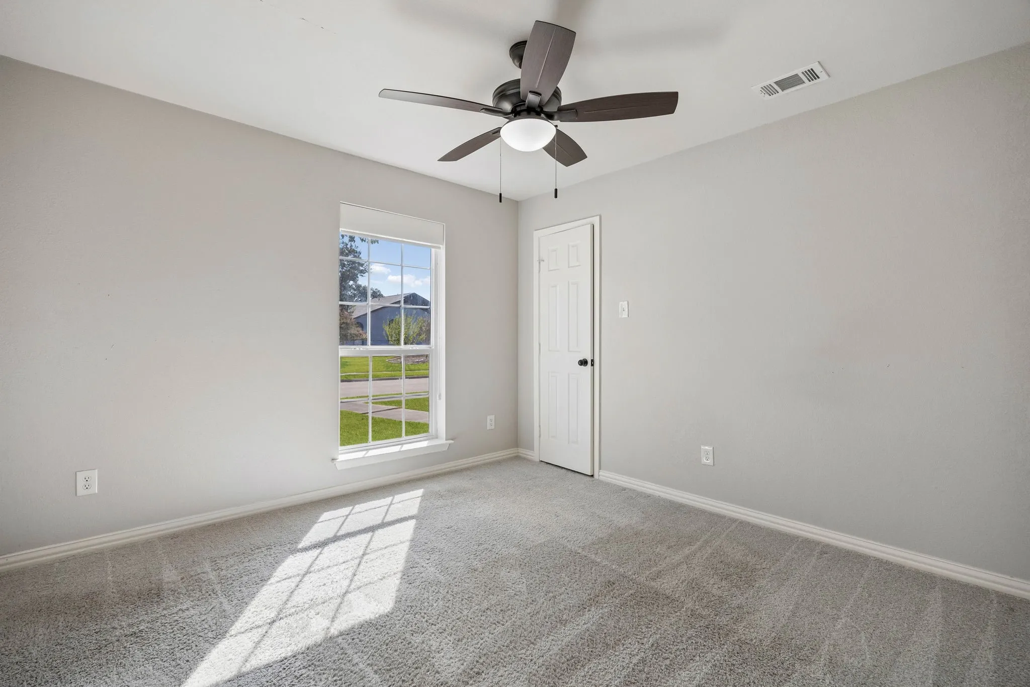 Single Family Residence For Sale in Dallas County , 1605 Versailles Drive, Richardson, Texas 75081, 4 Bedroom, 3 Bathroom, 2 Garage spaces, 1,883 Sqft, built in 1977, mls#21391176, Real Estate Agent in Richardson, Homes For Sale in Dallas county, Homes For Sale in Richardson, Realtor in Richardson Texas, Real Estate Brokerage Independent Realty Texas, Luminita Cordes Realtor
