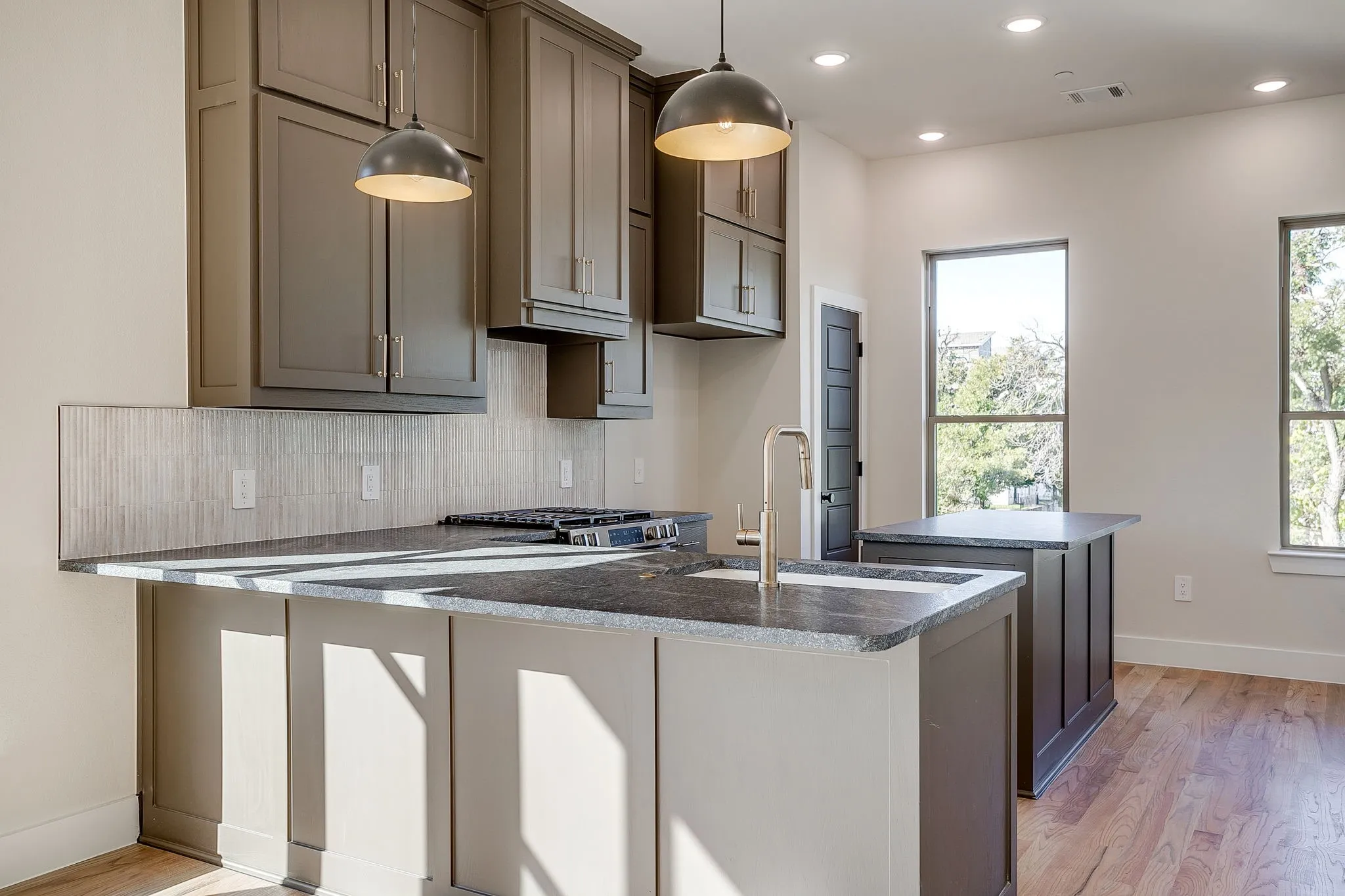 Condominium For Rent in Tarrant County , 2820 Weisenberger Street 104, Fort Worth, Texas 76107, 2 Bedroom, 3 Bathroom, 2 Garage spaces, 1,628 Sqft, built in 2025, mls#21394423, Real Estate Agent in Fort Worth, Homes For Rent in Tarrant county, Homes For Rent in Fort Worth, Realtor in Fort Worth Texas, Real Estate Brokerage Independent Realty Texas, Luminita Cordes Realtor