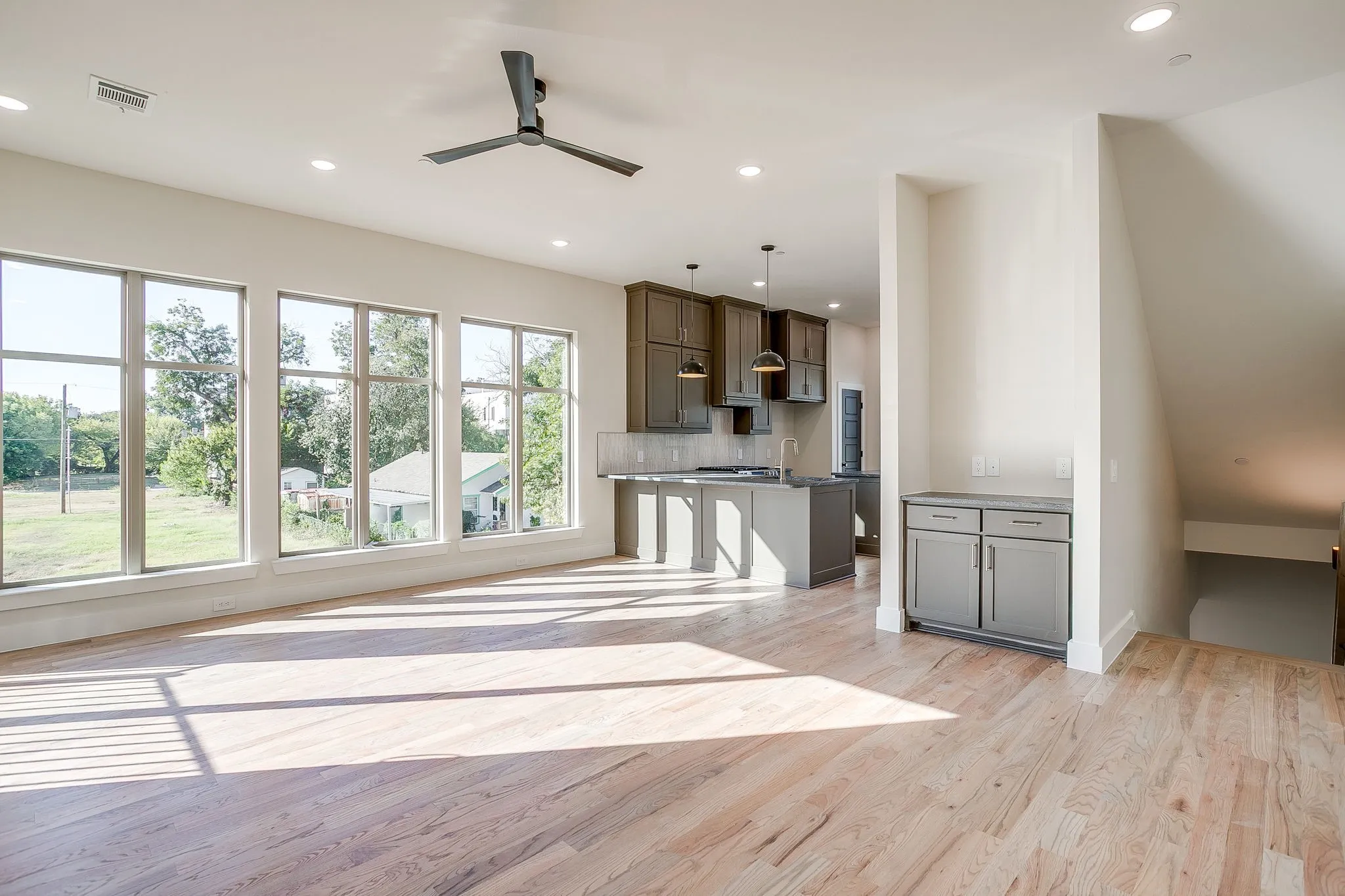 Condominium For Rent in Tarrant County , 2820 Weisenberger Street 104, Fort Worth, Texas 76107, 2 Bedroom, 3 Bathroom, 2 Garage spaces, 1,628 Sqft, built in 2025, mls#21394423, Real Estate Agent in Fort Worth, Homes For Rent in Tarrant county, Homes For Rent in Fort Worth, Realtor in Fort Worth Texas, Real Estate Brokerage Independent Realty Texas, Luminita Cordes Realtor