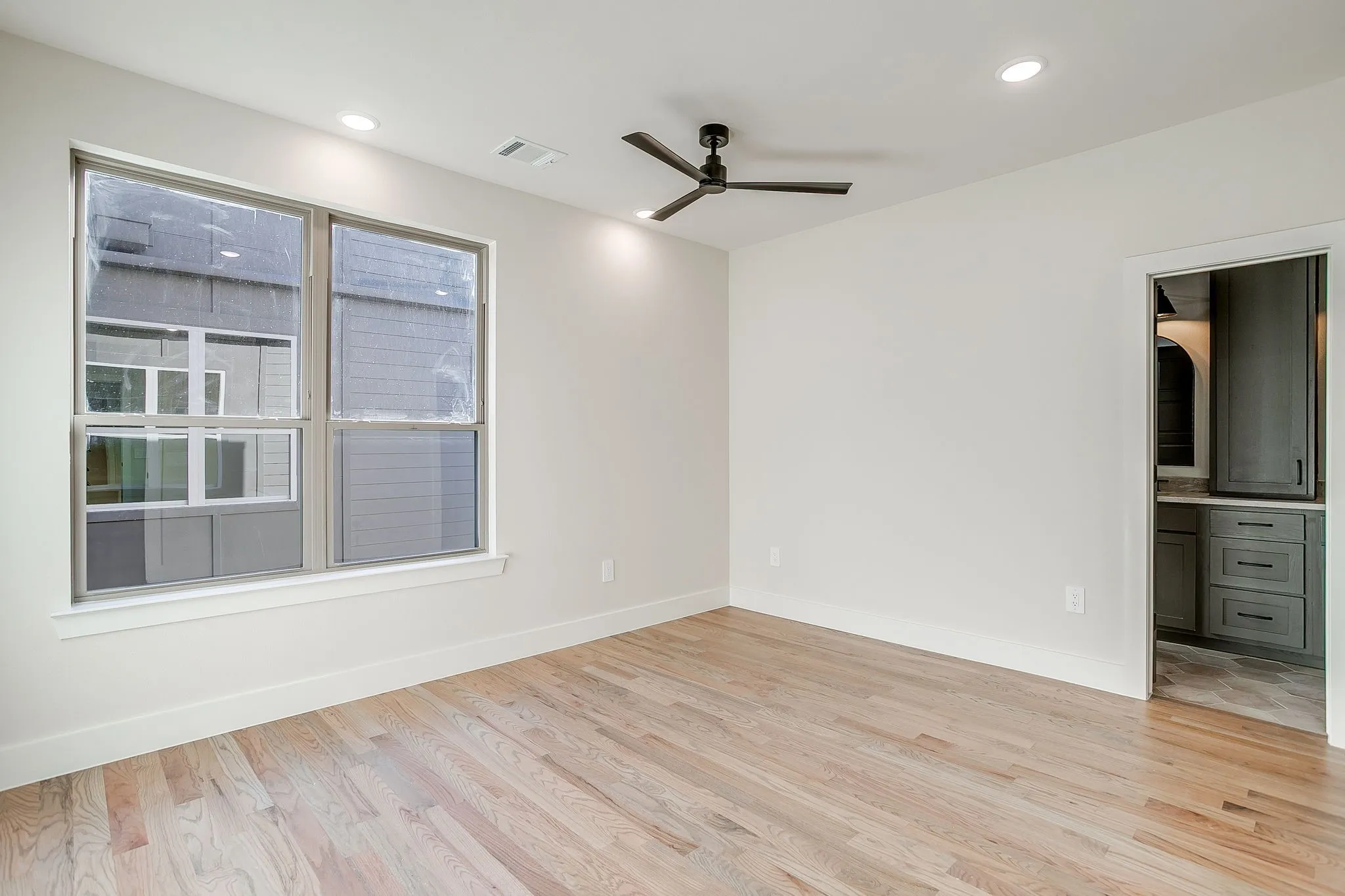 Condominium For Rent in Tarrant County , 2820 Weisenberger Street 104, Fort Worth, Texas 76107, 2 Bedroom, 3 Bathroom, 2 Garage spaces, 1,628 Sqft, built in 2025, mls#21394423, Real Estate Agent in Fort Worth, Homes For Rent in Tarrant county, Homes For Rent in Fort Worth, Realtor in Fort Worth Texas, Real Estate Brokerage Independent Realty Texas, Luminita Cordes Realtor
