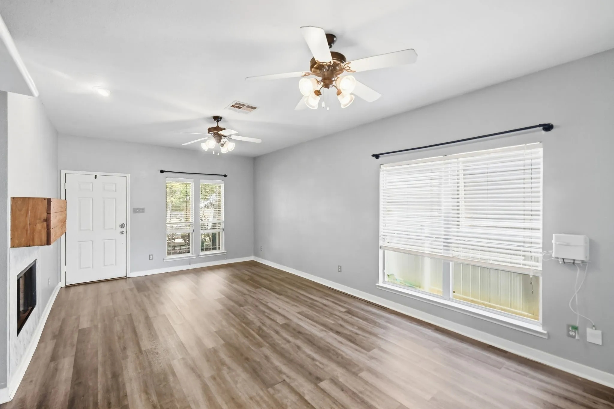 Single Family Residence For Sale in Denton County , 1116 Grey Fox Drive, Savannah, Texas 76227, 3 Bedroom, 3 Bathroom, 2 Garage spaces, 1,676 Sqft, built in 2006, mls#21392913, Real Estate Agent in Savannah, Homes For Sale in Denton county, Homes For Sale in Savannah, Realtor in Savannah Texas, Real Estate Brokerage Independent Realty Texas, Luminita Cordes Realtor