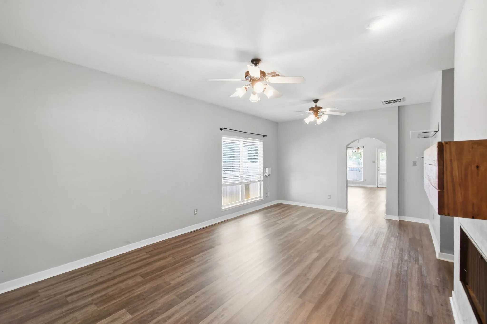 Single Family Residence For Sale in Denton County , 1116 Grey Fox Drive, Savannah, Texas 76227, 3 Bedroom, 3 Bathroom, 2 Garage spaces, 1,676 Sqft, built in 2006, mls#21392913, Real Estate Agent in Savannah, Homes For Sale in Denton county, Homes For Sale in Savannah, Realtor in Savannah Texas, Real Estate Brokerage Independent Realty Texas, Luminita Cordes Realtor