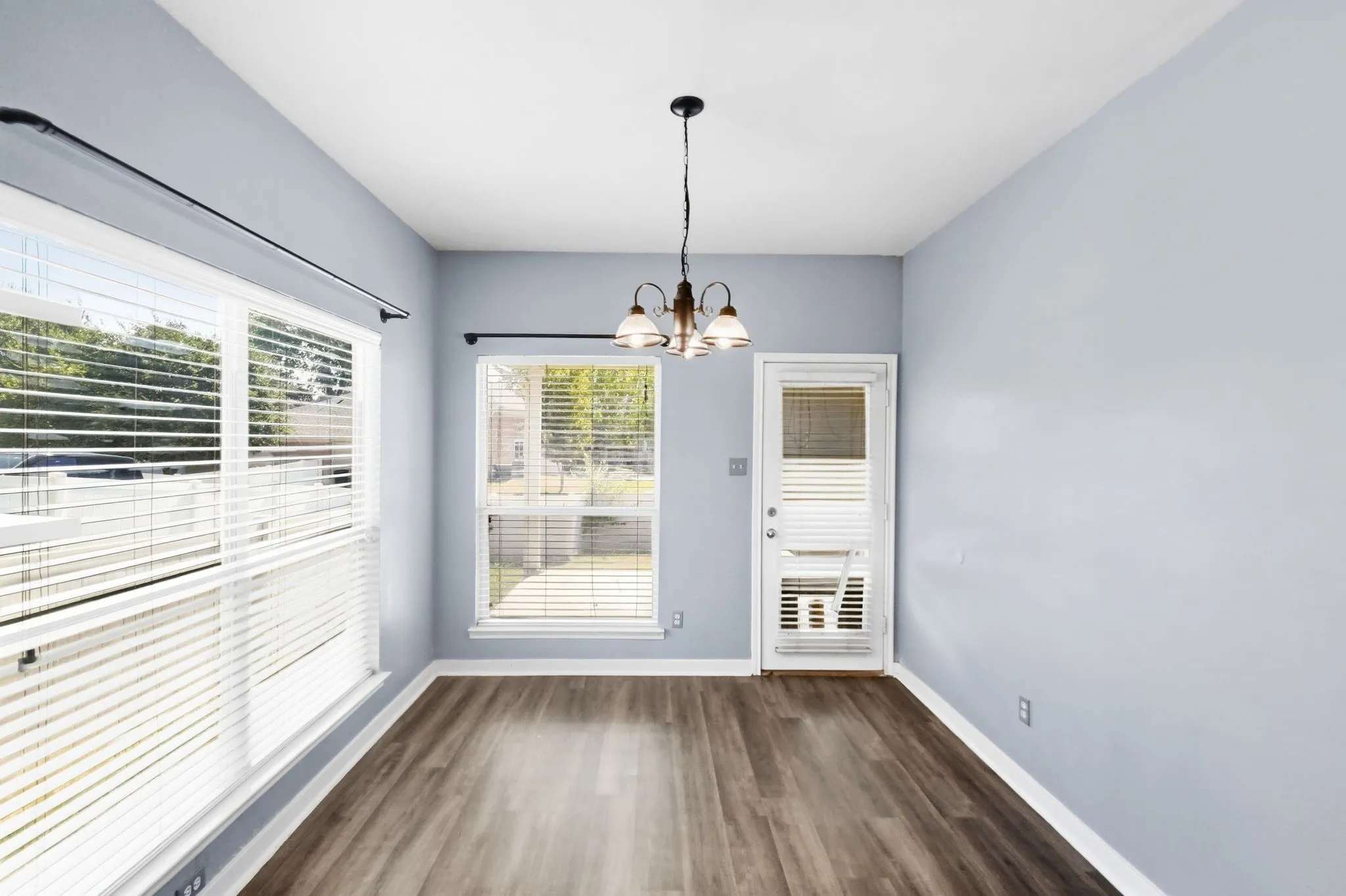 Single Family Residence For Sale in Denton County , 1116 Grey Fox Drive, Savannah, Texas 76227, 3 Bedroom, 3 Bathroom, 2 Garage spaces, 1,676 Sqft, built in 2006, mls#21392913, Real Estate Agent in Savannah, Homes For Sale in Denton county, Homes For Sale in Savannah, Realtor in Savannah Texas, Real Estate Brokerage Independent Realty Texas, Luminita Cordes Realtor