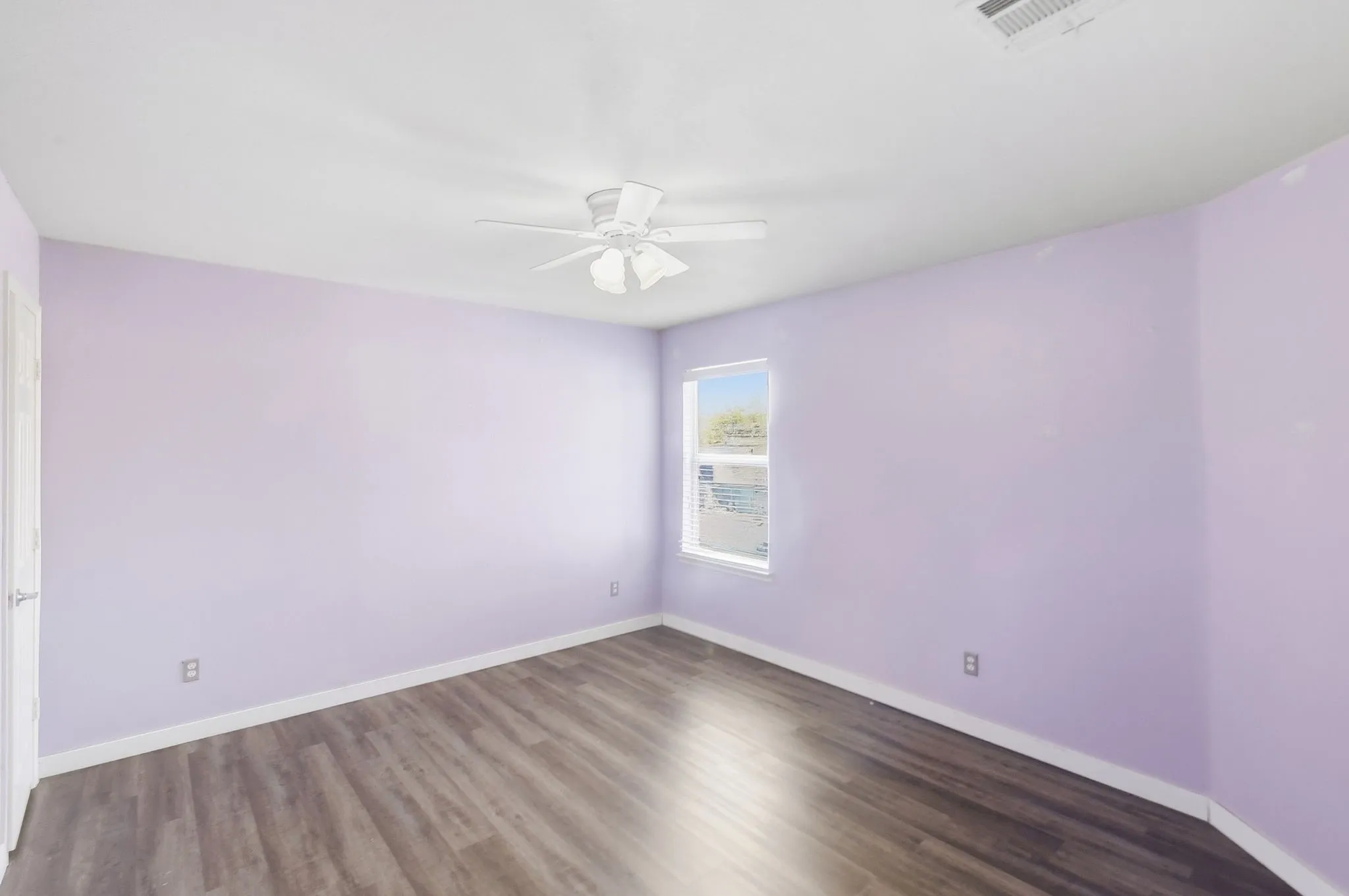 Single Family Residence For Sale in Denton County , 1116 Grey Fox Drive, Savannah, Texas 76227, 3 Bedroom, 3 Bathroom, 2 Garage spaces, 1,676 Sqft, built in 2006, mls#21392913, Real Estate Agent in Savannah, Homes For Sale in Denton county, Homes For Sale in Savannah, Realtor in Savannah Texas, Real Estate Brokerage Independent Realty Texas, Luminita Cordes Realtor