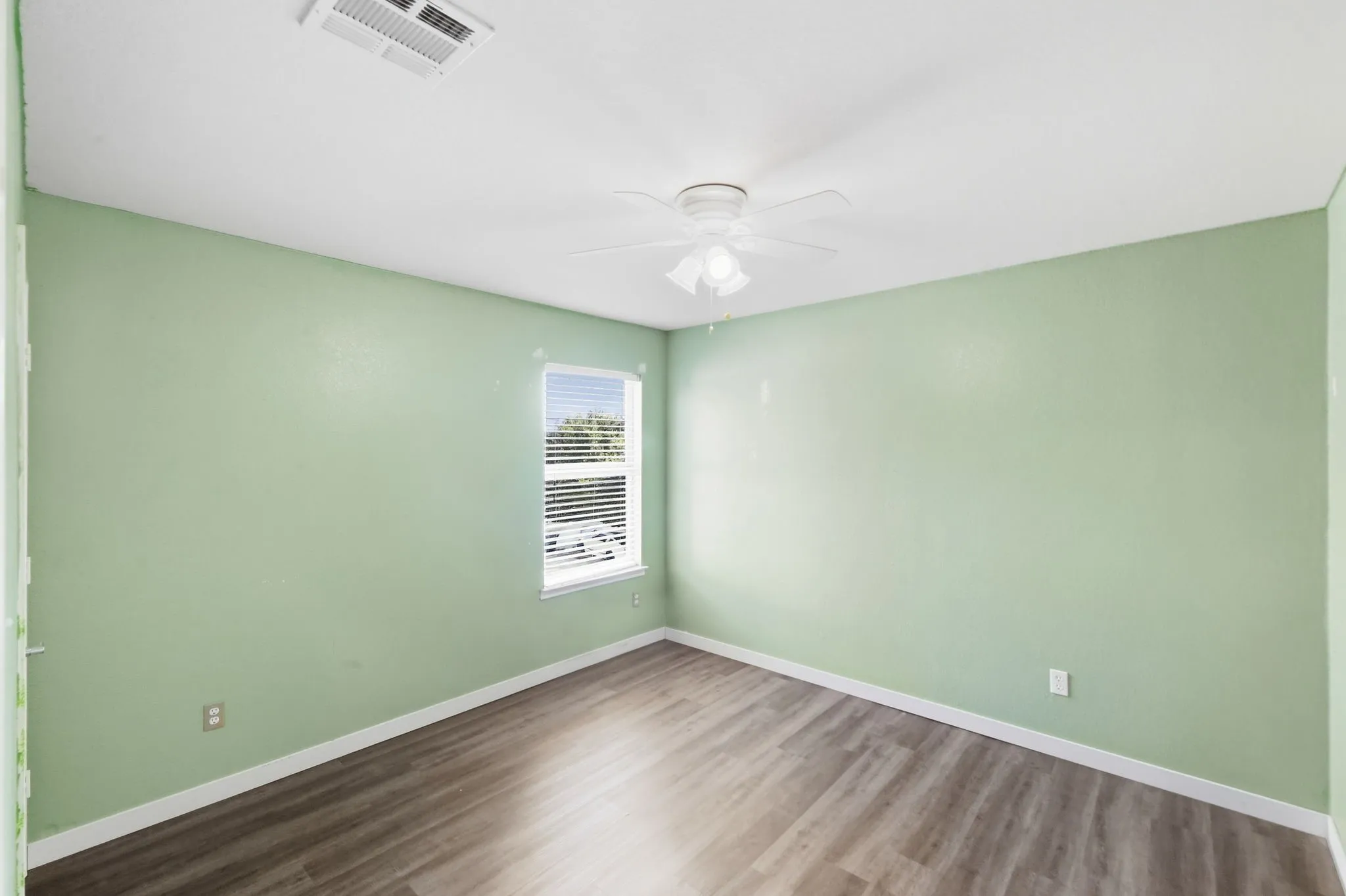 Single Family Residence For Sale in Denton County , 1116 Grey Fox Drive, Savannah, Texas 76227, 3 Bedroom, 3 Bathroom, 2 Garage spaces, 1,676 Sqft, built in 2006, mls#21392913, Real Estate Agent in Savannah, Homes For Sale in Denton county, Homes For Sale in Savannah, Realtor in Savannah Texas, Real Estate Brokerage Independent Realty Texas, Luminita Cordes Realtor