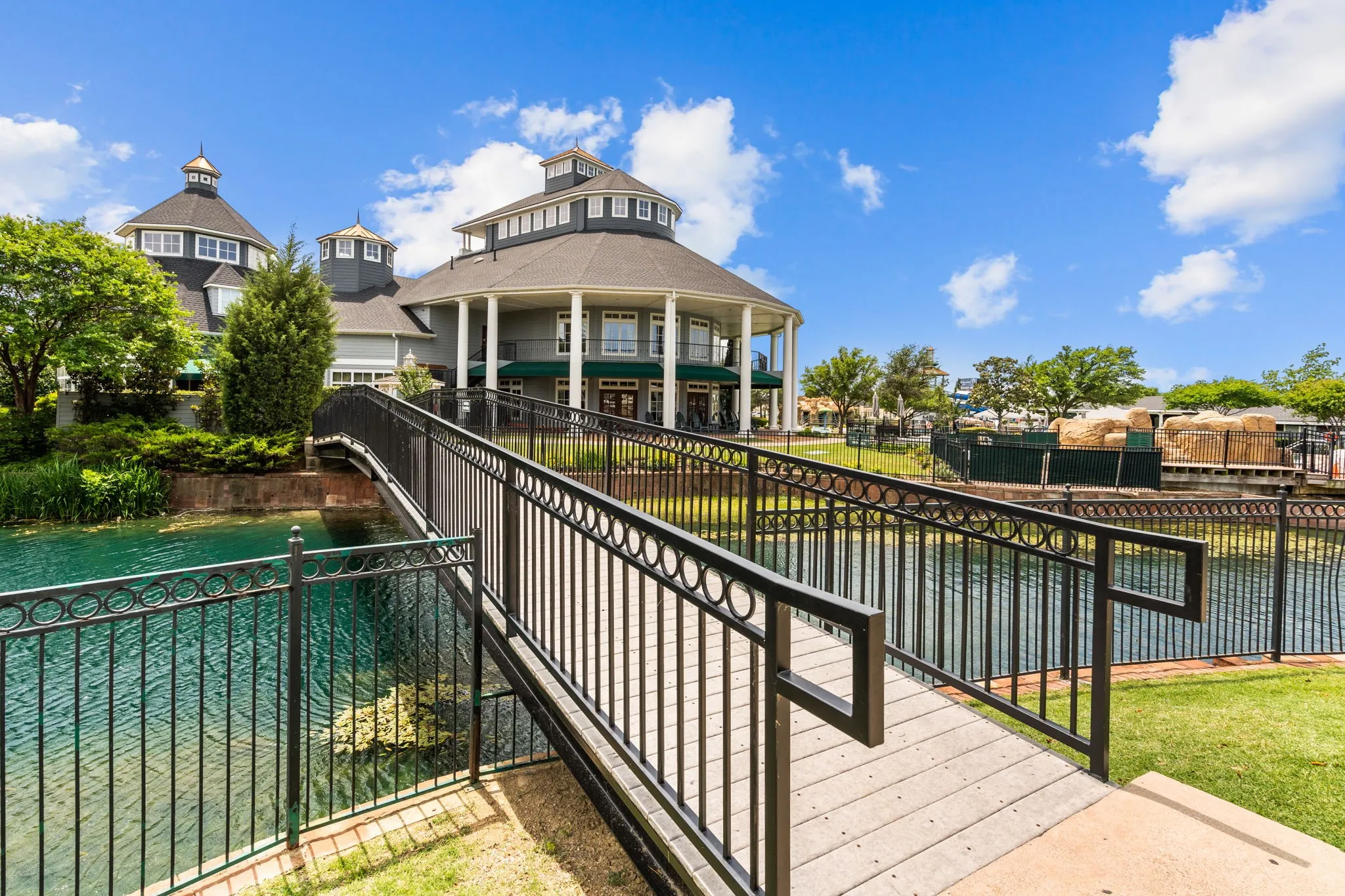 Single Family Residence For Sale in Denton County , 1116 Grey Fox Drive, Savannah, Texas 76227, 3 Bedroom, 3 Bathroom, 2 Garage spaces, 1,676 Sqft, built in 2006, mls#21392913, Real Estate Agent in Savannah, Homes For Sale in Denton county, Homes For Sale in Savannah, Realtor in Savannah Texas, Real Estate Brokerage Independent Realty Texas, Luminita Cordes Realtor