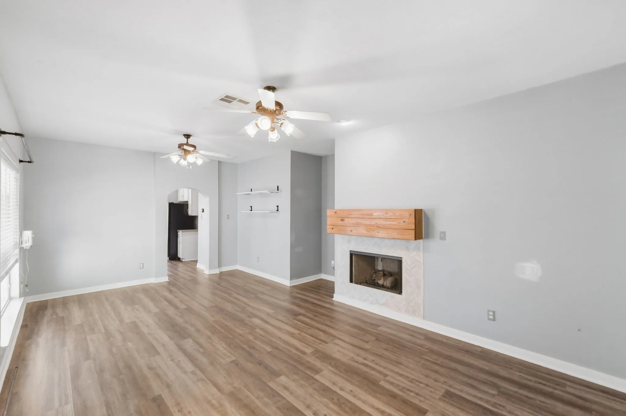 Single Family Residence For Sale in Denton County , 1116 Grey Fox Drive, Savannah, Texas 76227, 3 Bedroom, 3 Bathroom, 2 Garage spaces, 1,676 Sqft, built in 2006, mls#21392913, Real Estate Agent in Savannah, Homes For Sale in Denton county, Homes For Sale in Savannah, Realtor in Savannah Texas, Real Estate Brokerage Independent Realty Texas, Luminita Cordes Realtor