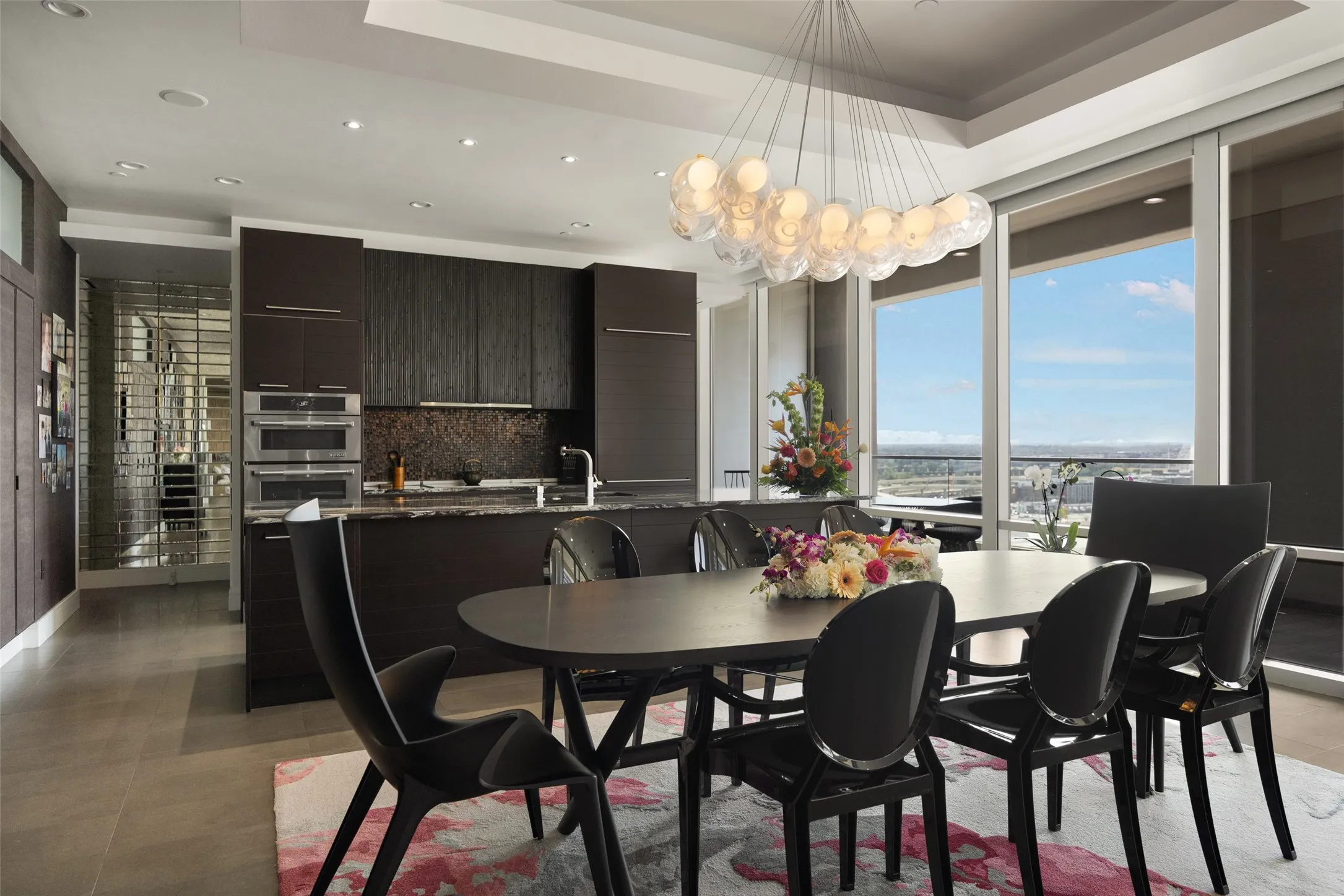 Condominium For Sale in Dallas County , 2408 Victory Park Lane 1240, Dallas, Texas 75219, 3 Bedroom, 3 Bathroom, 2 Garage spaces, 2,444 Sqft, built in 2005, mls#21394434, Real Estate Agent in Dallas, Homes For Sale in Dallas county, Homes For Sale in Dallas, Realtor in Dallas Texas, Real Estate Brokerage Independent Realty Texas, Luminita Cordes Realtor