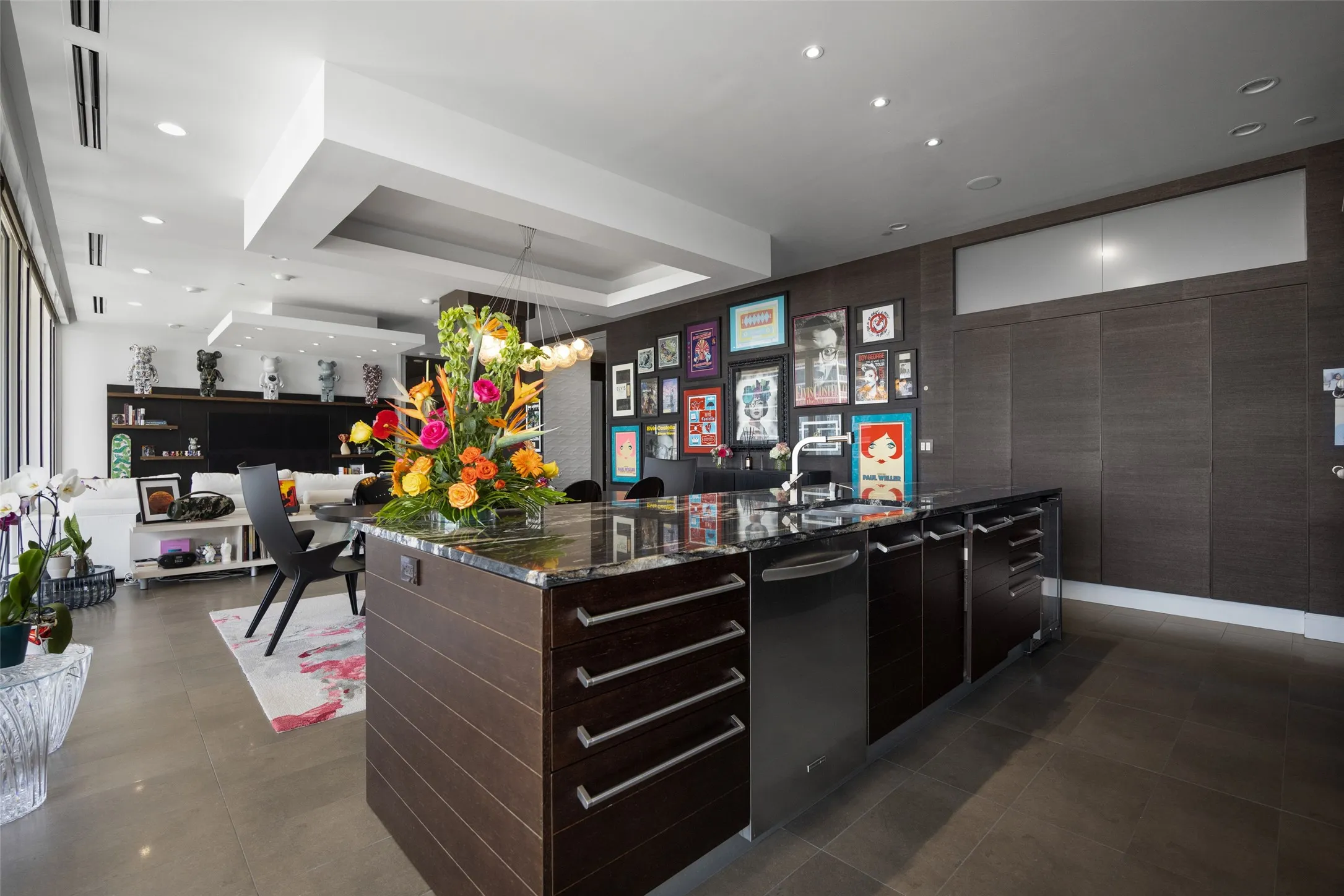 Condominium For Sale in Dallas County , 2408 Victory Park Lane 1240, Dallas, Texas 75219, 3 Bedroom, 3 Bathroom, 2 Garage spaces, 2,444 Sqft, built in 2005, mls#21394434, Real Estate Agent in Dallas, Homes For Sale in Dallas county, Homes For Sale in Dallas, Realtor in Dallas Texas, Real Estate Brokerage Independent Realty Texas, Luminita Cordes Realtor